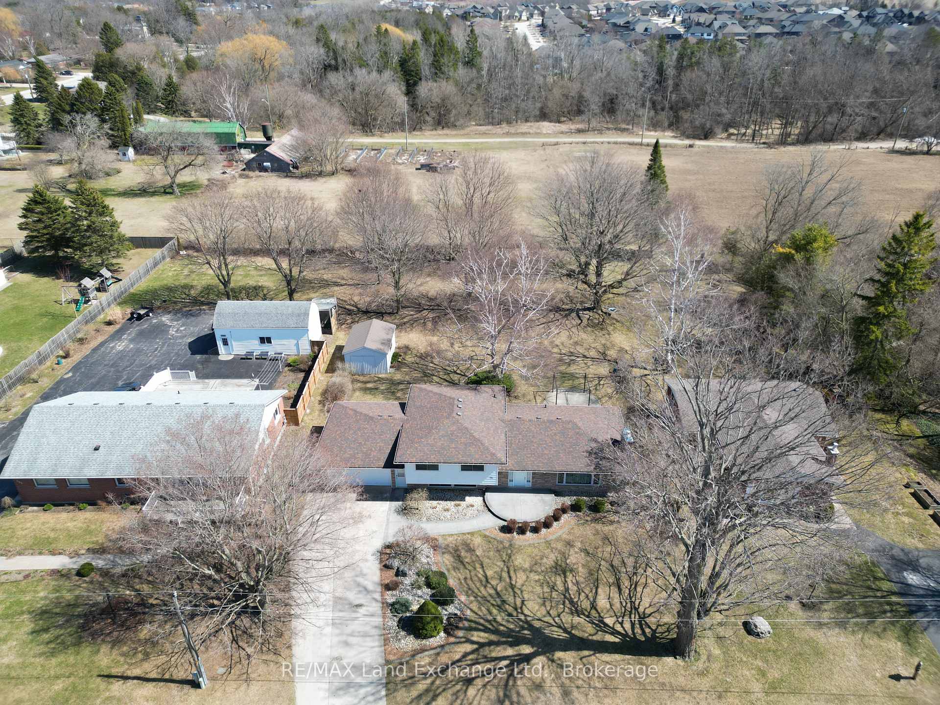 Photo 2 of 285 Willow Road, Kincardine — HOMEH