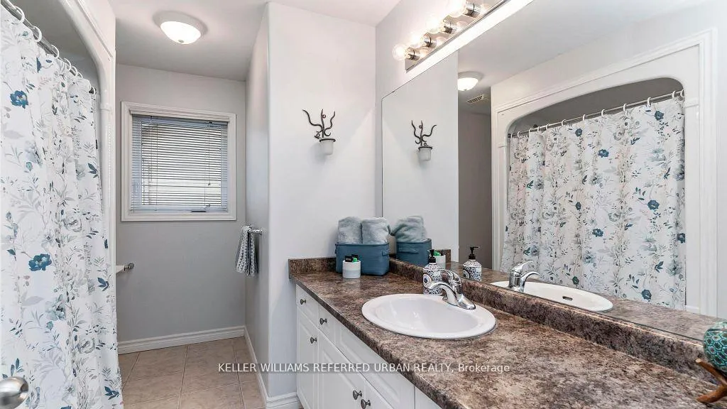 Photo 27 of 847 Garibaldi Avenue, London, North B — HOMEH
