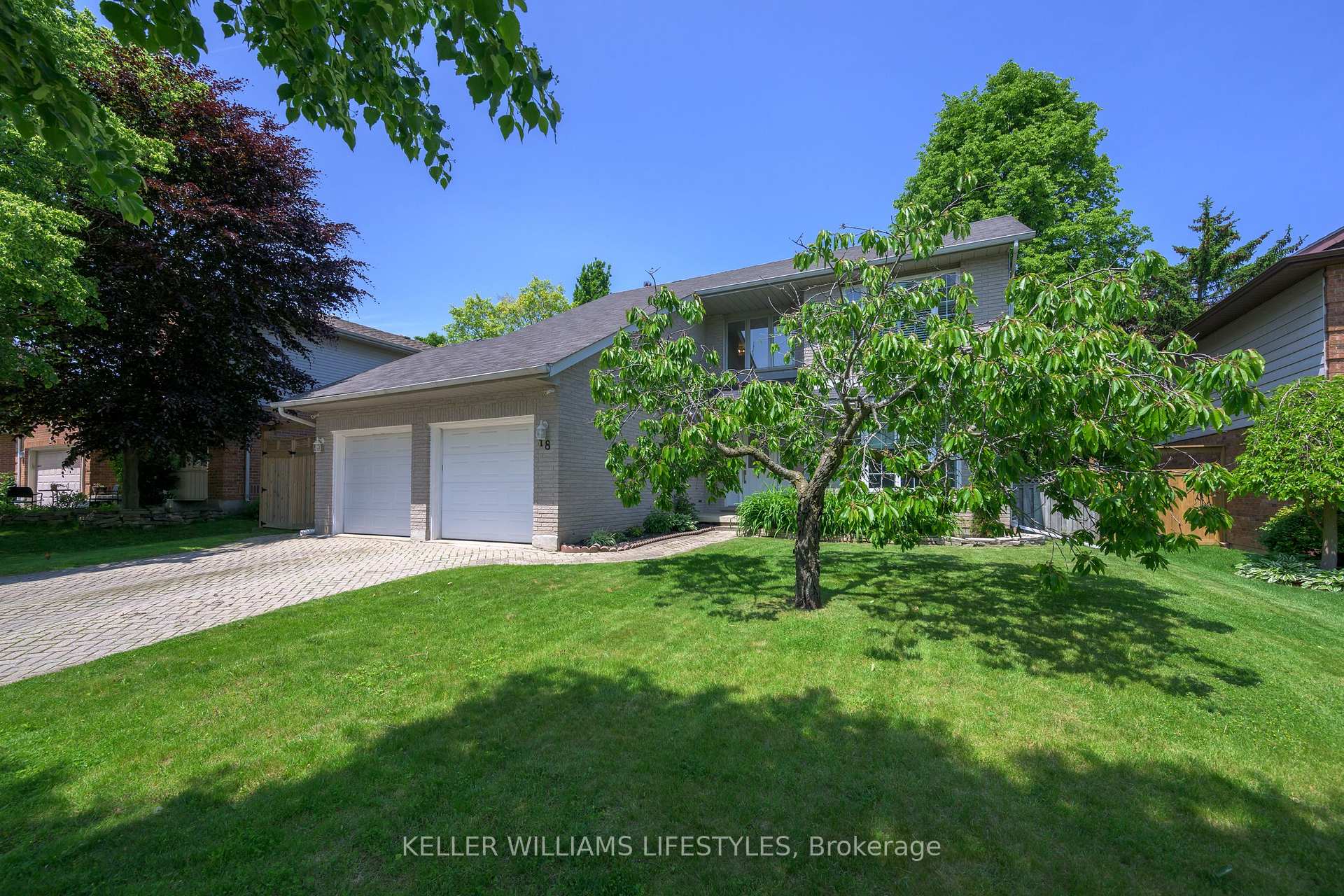 Photo 2 of 18 Thunderbird Crescent, London, South N — HOMEH