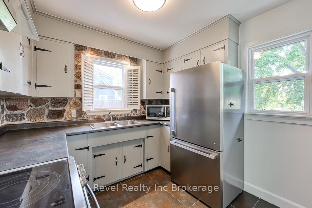 Photo 10 of Unit A, 157 Ninth Avenue, Kitchener — HOMEH