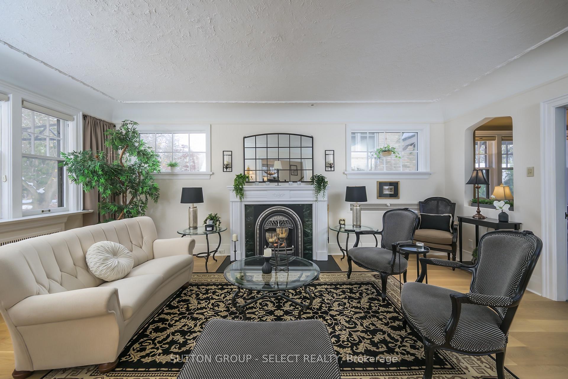 Photo 3 of 404 Wortley Road, London, South G — HOMEH