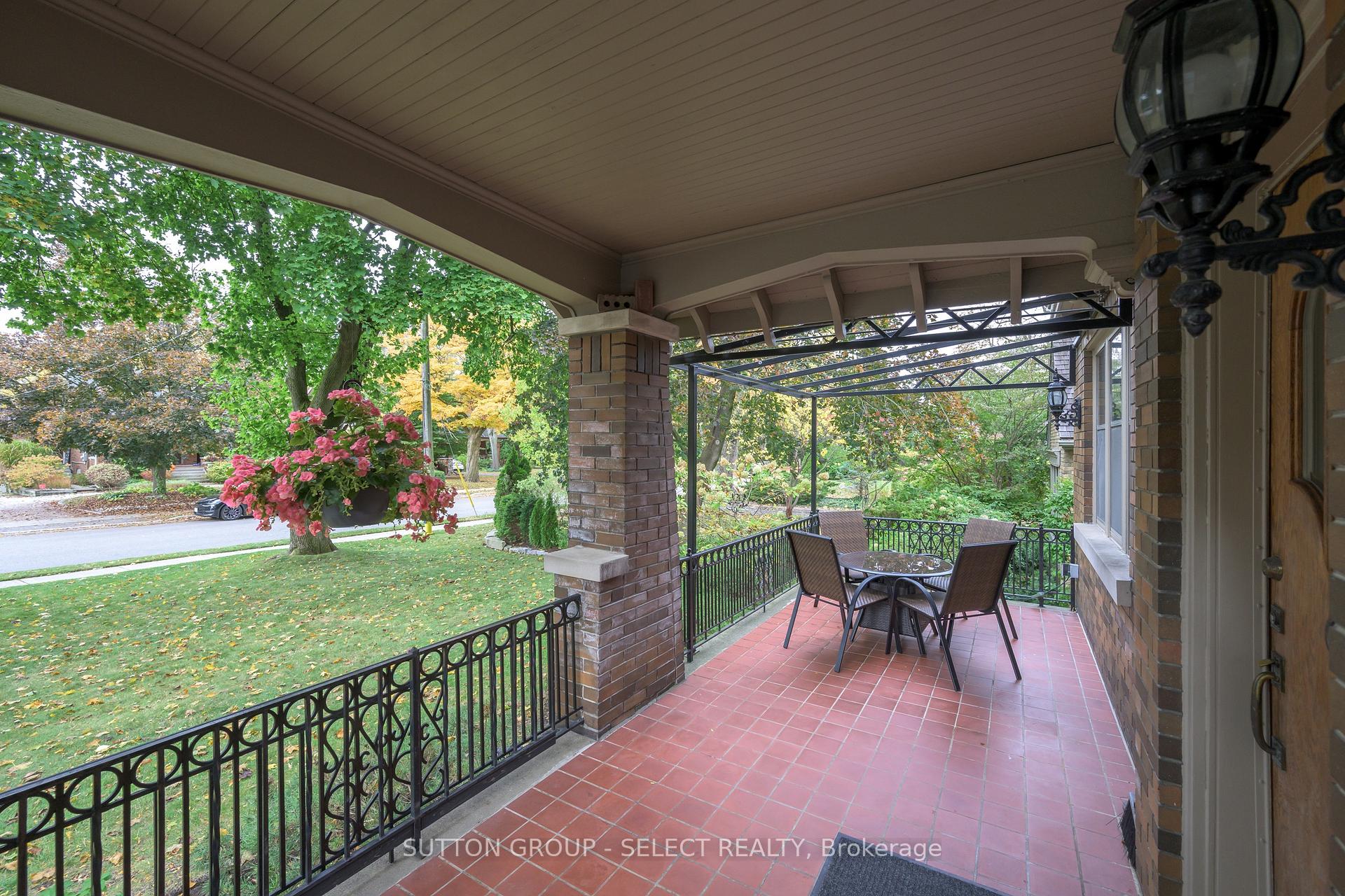 Photo 4 of 404 Wortley Road, London, South G — HOMEH