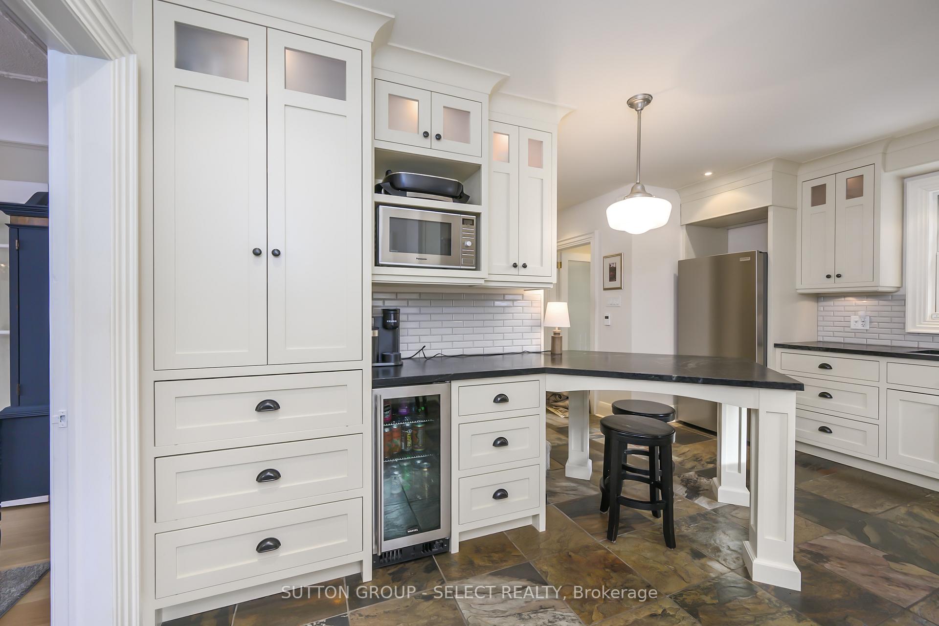 Photo 20 of 404 Wortley Road, London, South G — HOMEH