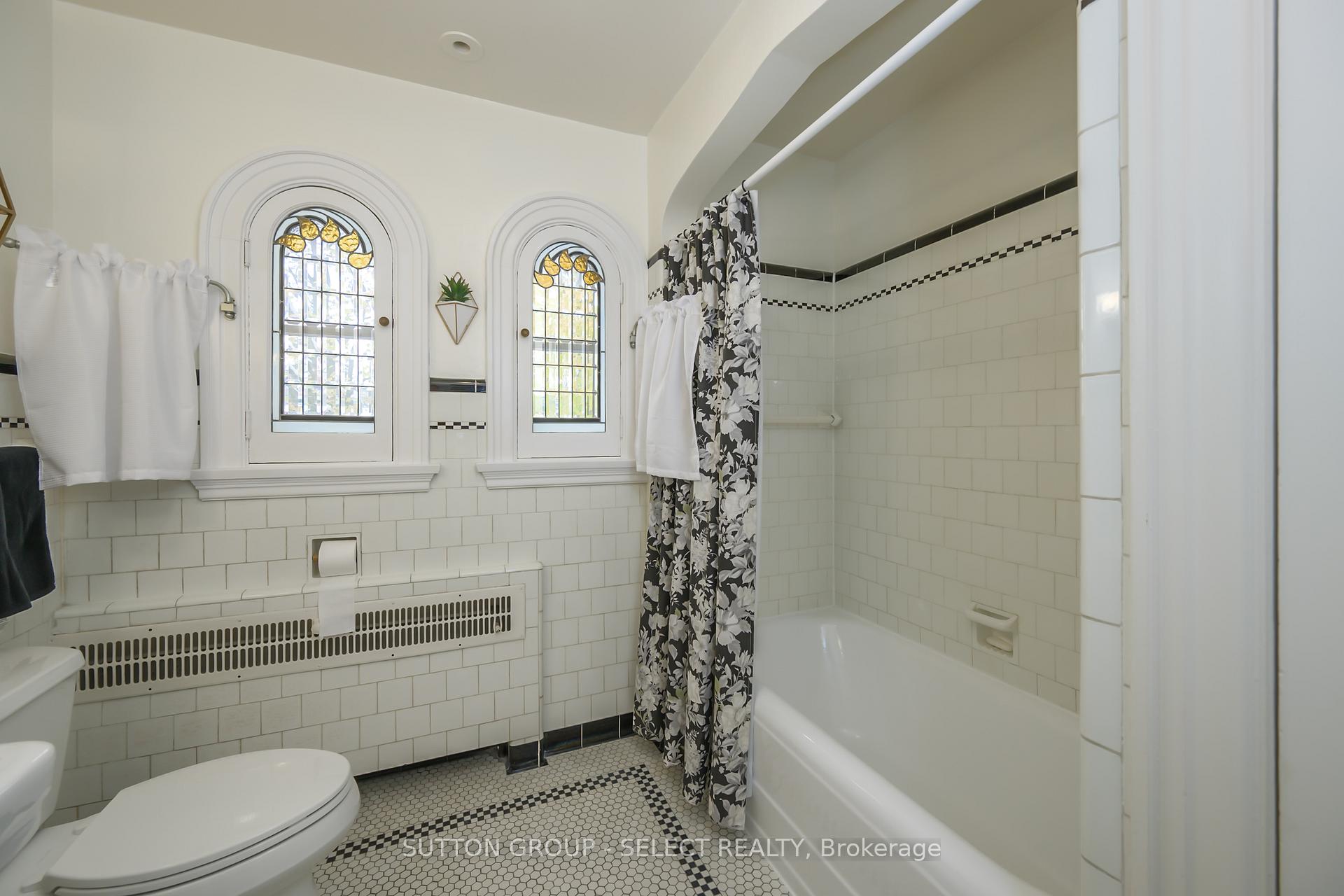 Photo 28 of 404 Wortley Road, London, South G — HOMEH