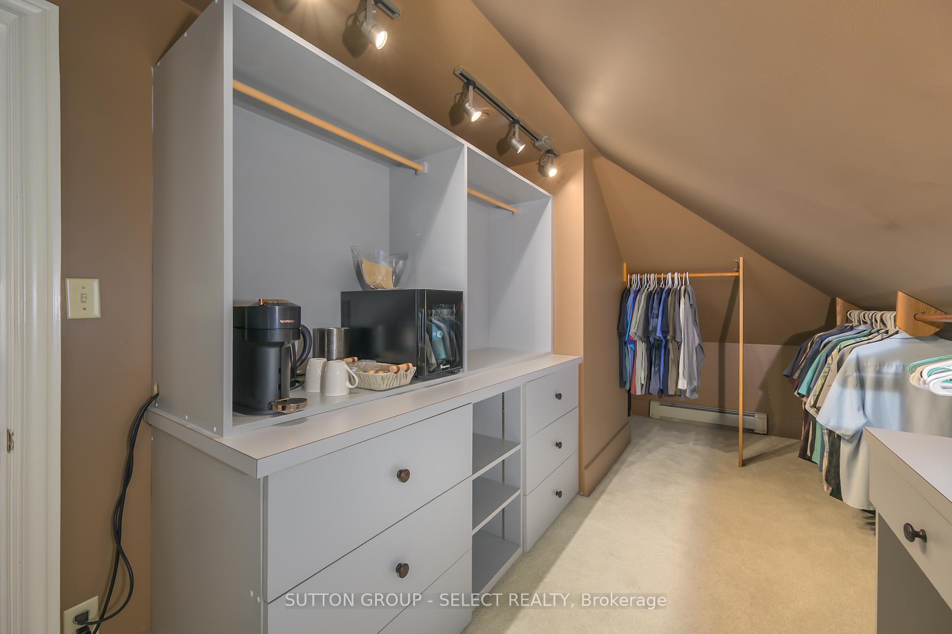 Photo 38 of 404 Wortley Road, London, South G — HOMEH