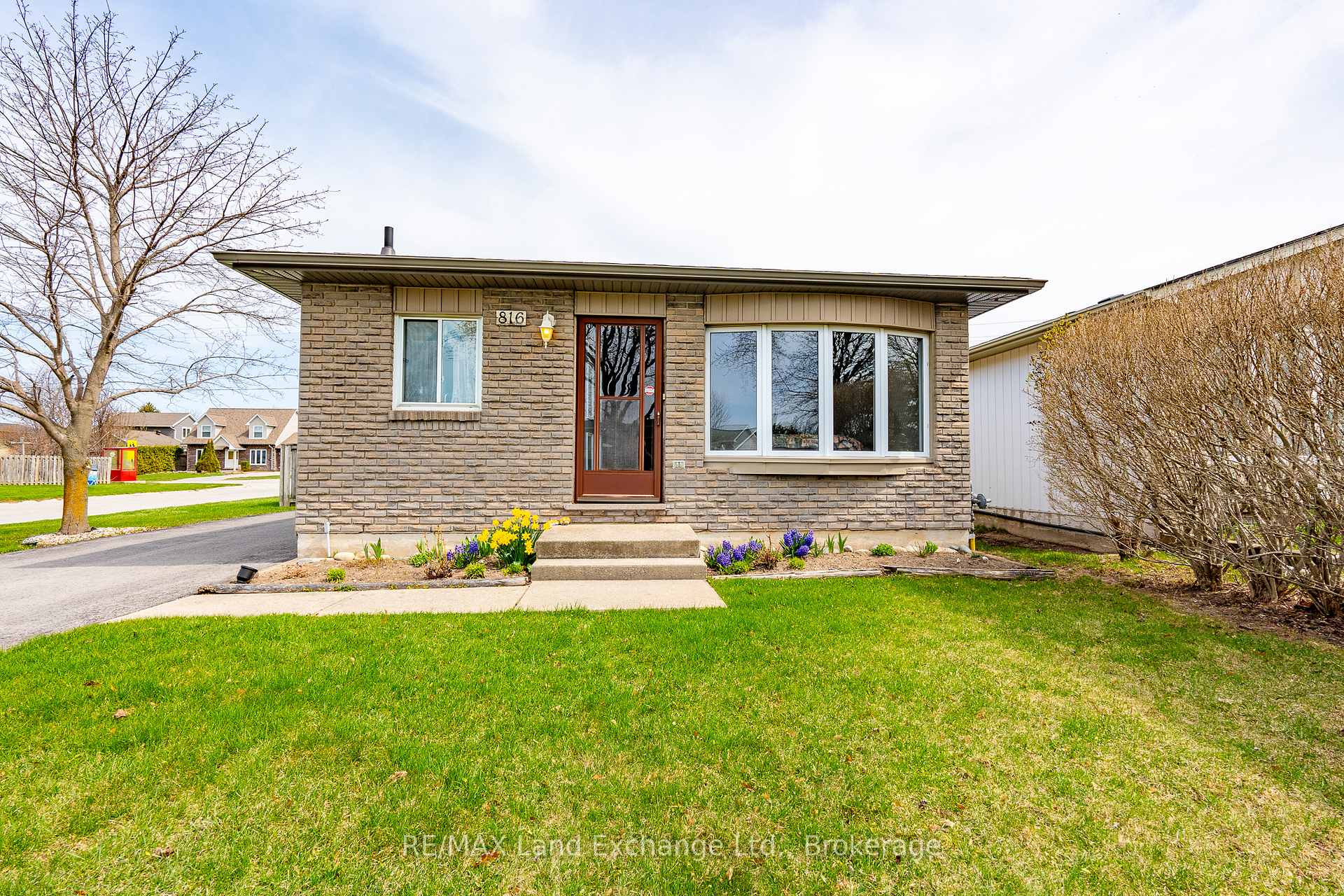 Photo 1 of 816 Andrew Malcolm Drive, Kincardine — HOMEH