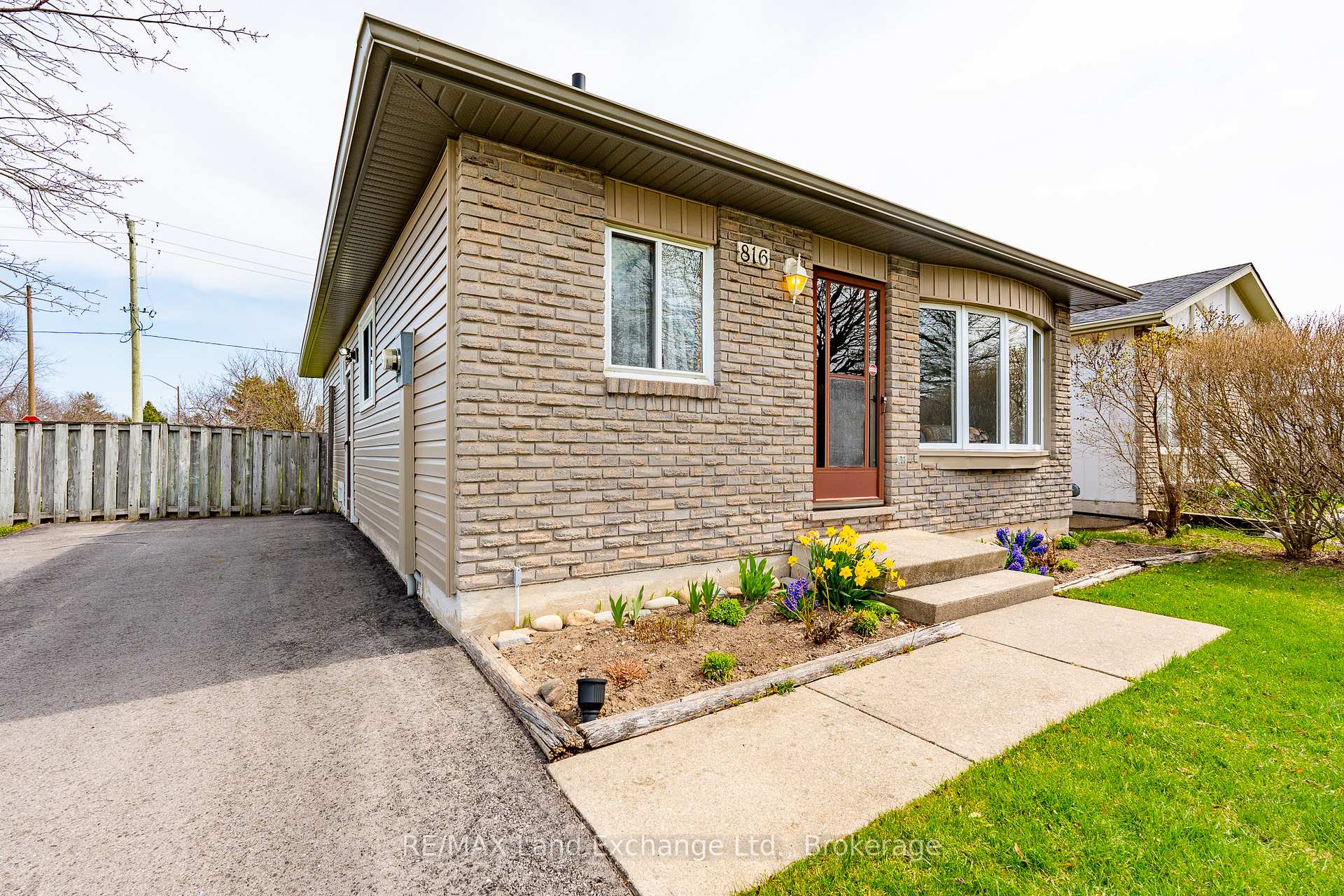 Photo 2 of 816 Andrew Malcolm Drive, Kincardine — HOMEH