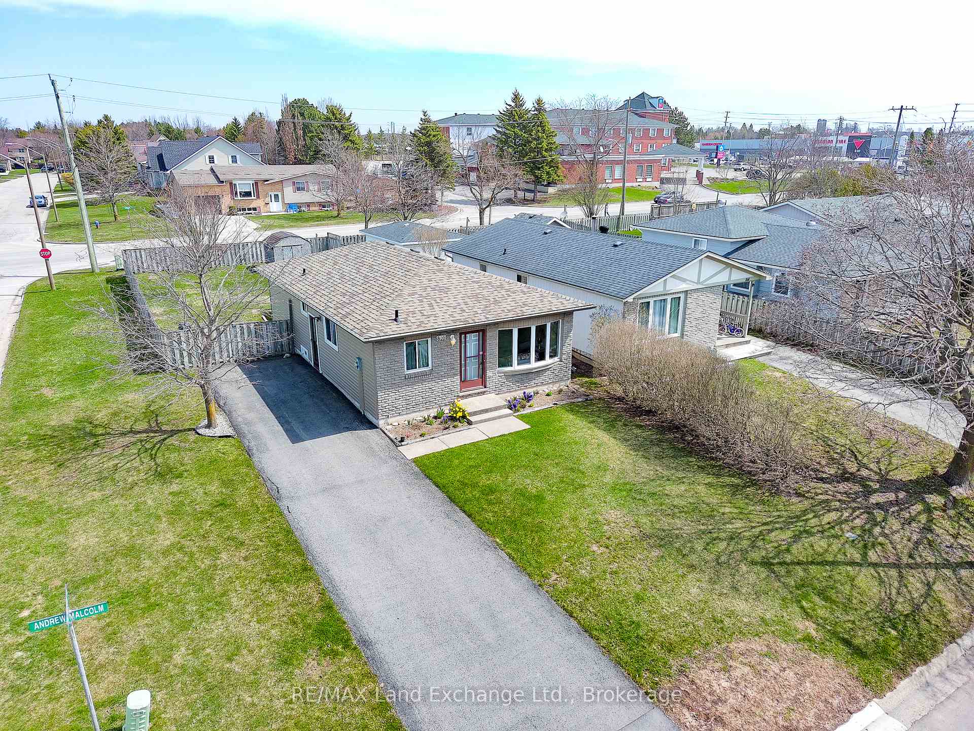 Photo 6 of 816 Andrew Malcolm Drive, Kincardine — HOMEH