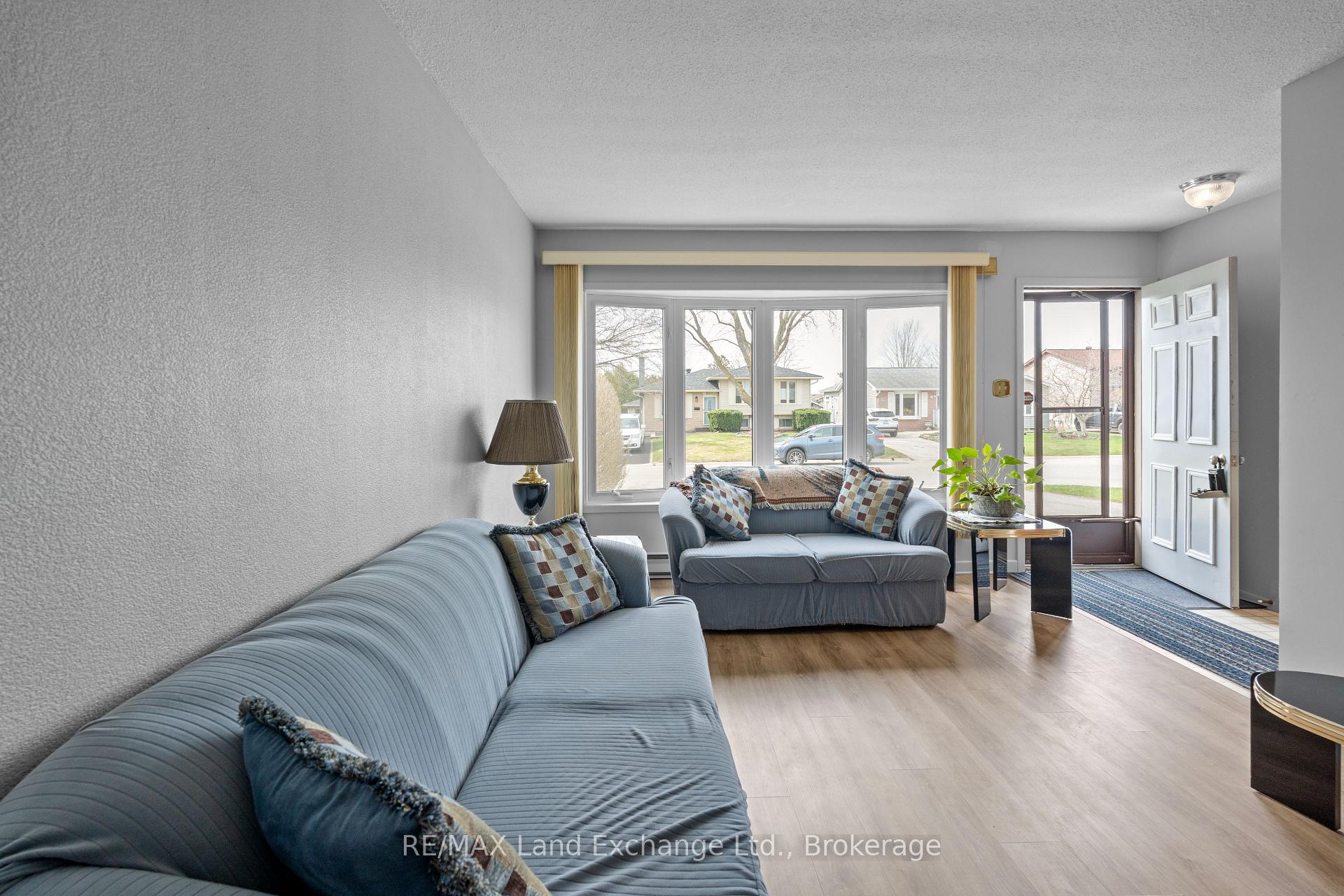Photo 15 of 816 Andrew Malcolm Drive, Kincardine — HOMEH