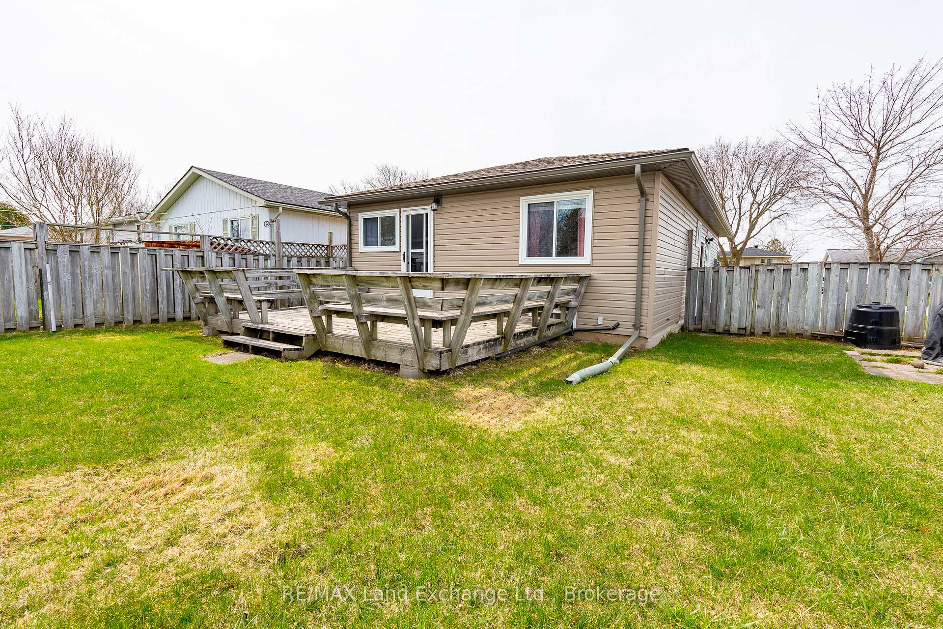 Photo 33 of 816 Andrew Malcolm Drive, Kincardine — HOMEH