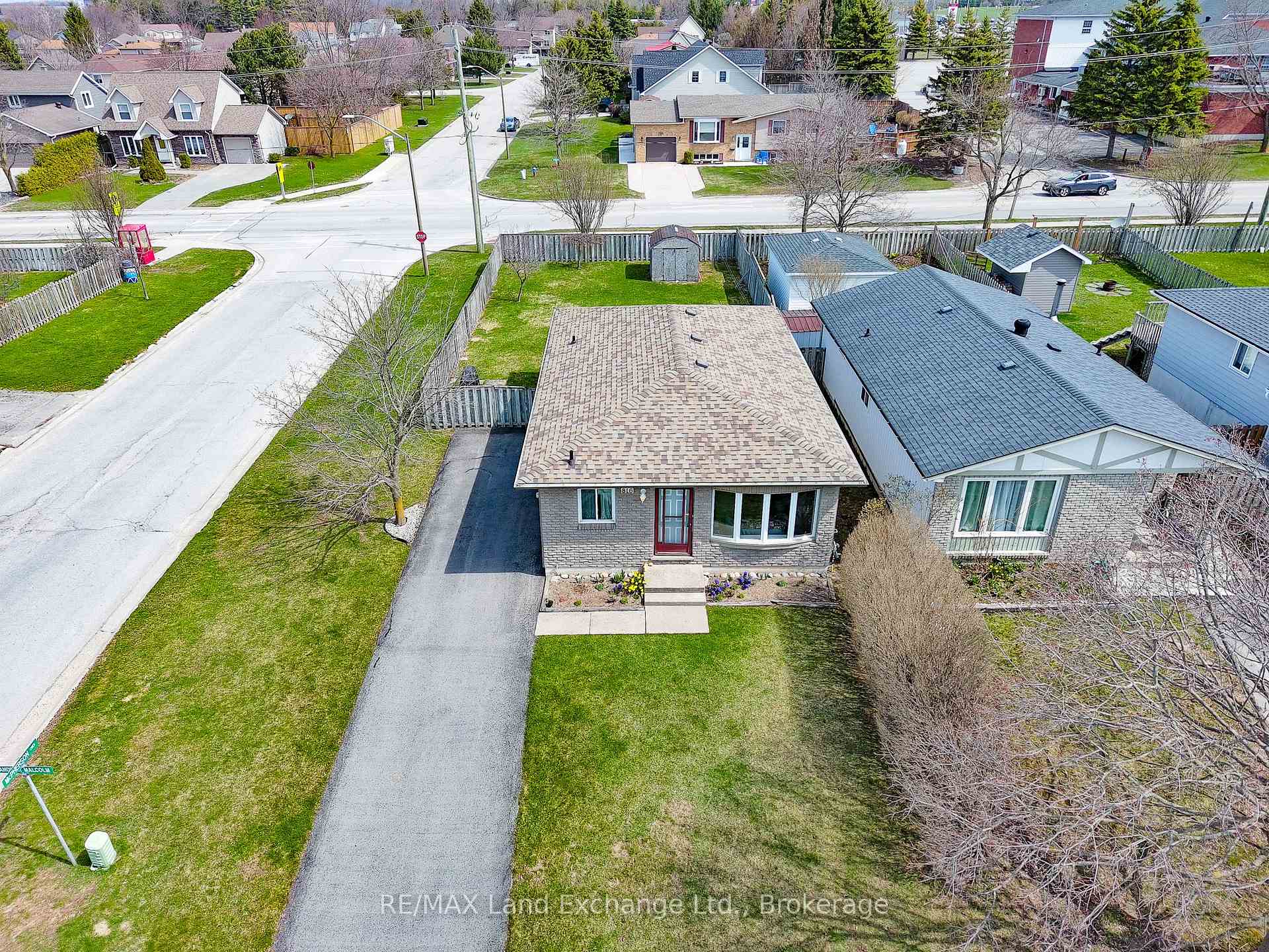 Photo 35 of 816 Andrew Malcolm Drive, Kincardine — HOMEH