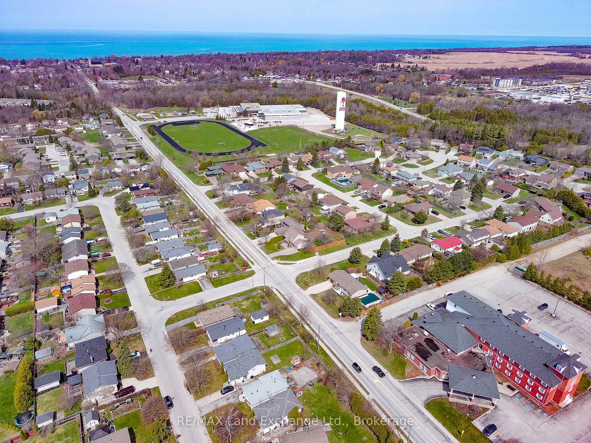 Photo 38 of 816 Andrew Malcolm Drive, Kincardine — HOMEH