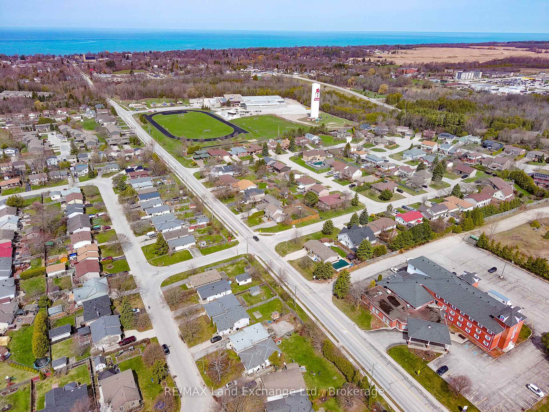 Photo 39 of 816 Andrew Malcolm Drive, Kincardine — HOMEH