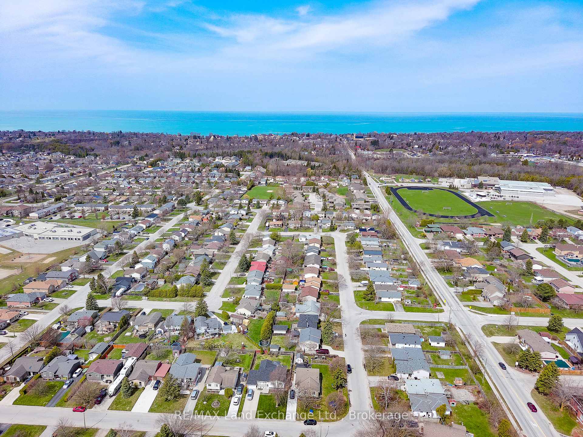Photo 40 of 816 Andrew Malcolm Drive, Kincardine — HOMEH