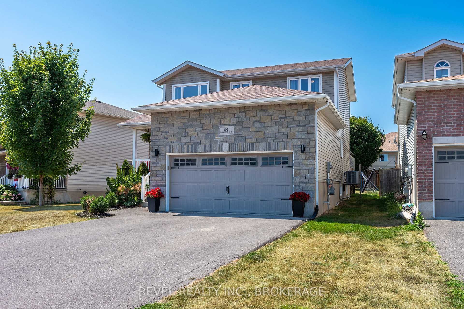 Photo 2 of 102 Mcdonough Crescent, Loyalist, Amherstview — HOMEH
