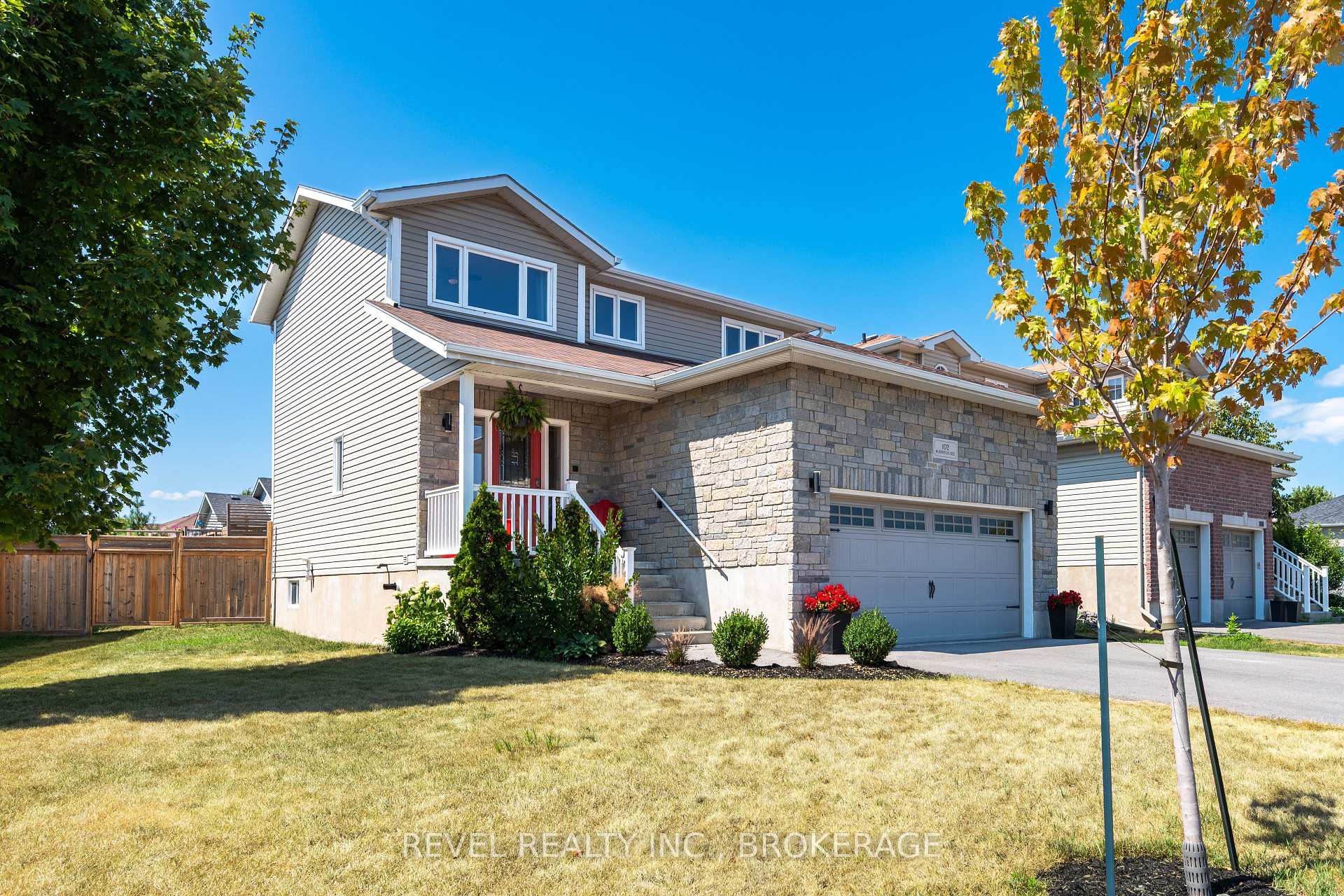 Photo 3 of 102 Mcdonough Crescent, Loyalist, Amherstview — HOMEH