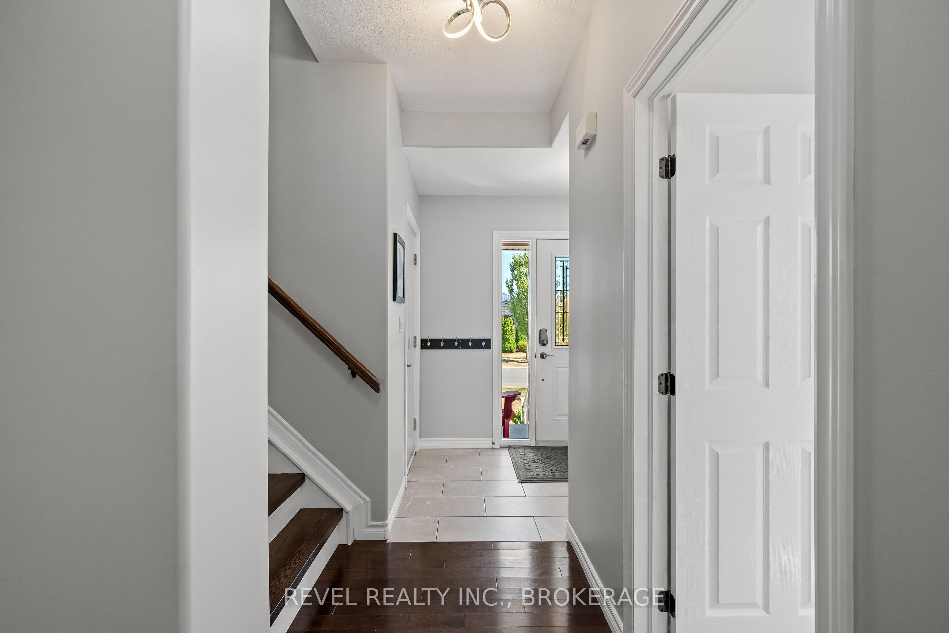 Photo 7 of 102 Mcdonough Crescent, Loyalist, Amherstview — HOMEH