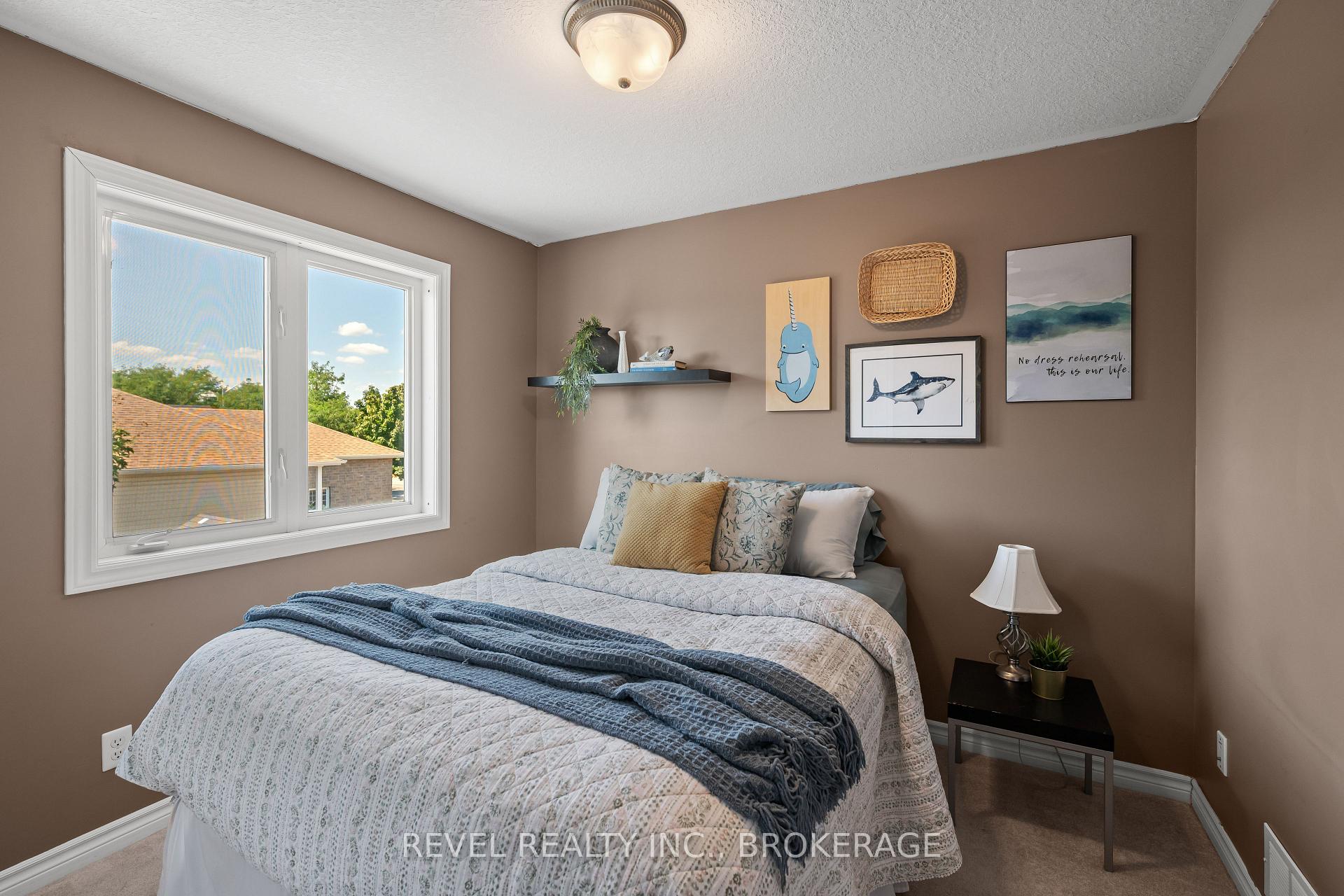 Photo 19 of 102 Mcdonough Crescent, Loyalist, Amherstview — HOMEH