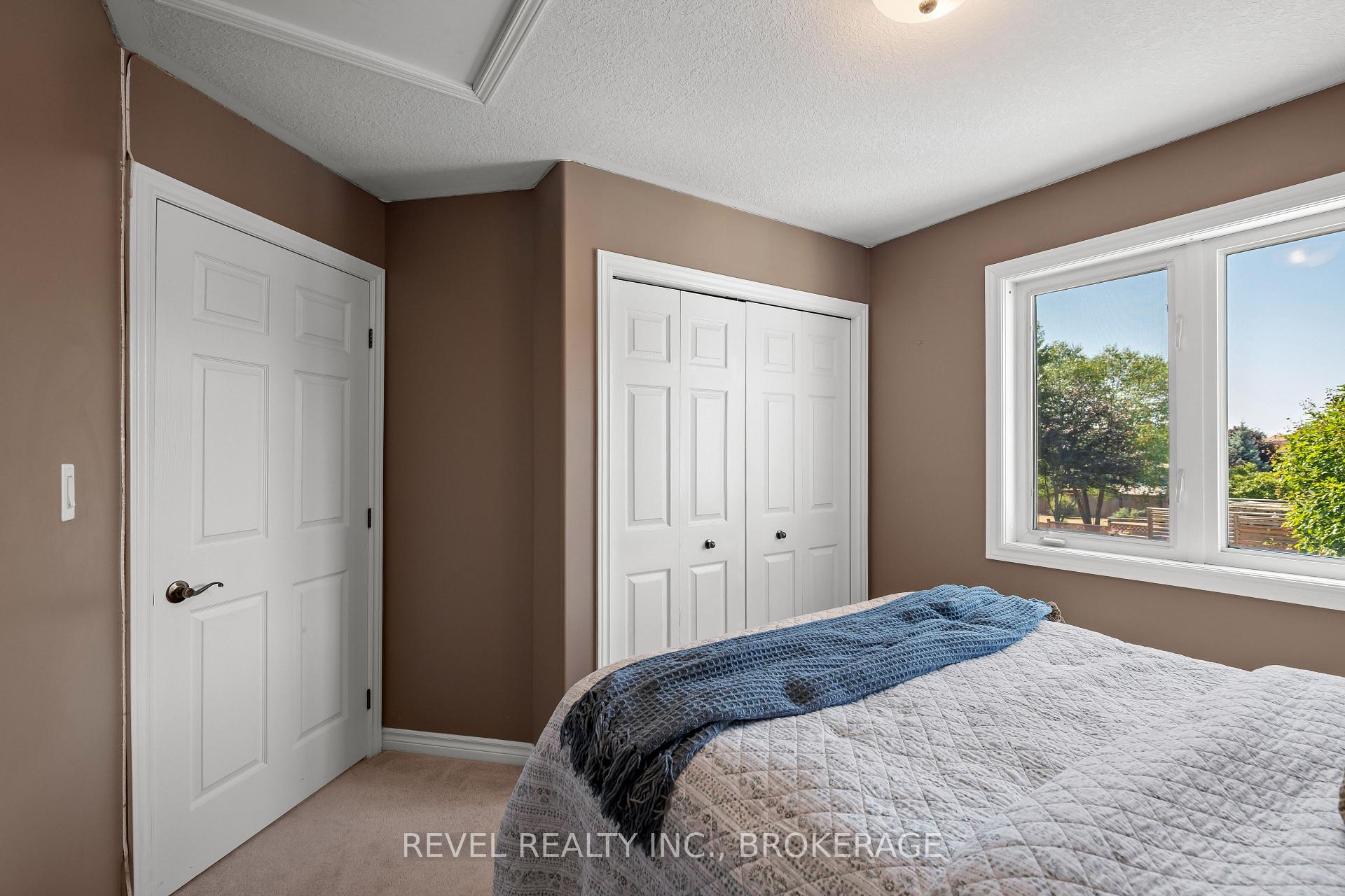Photo 21 of 102 Mcdonough Crescent, Loyalist, Amherstview — HOMEH