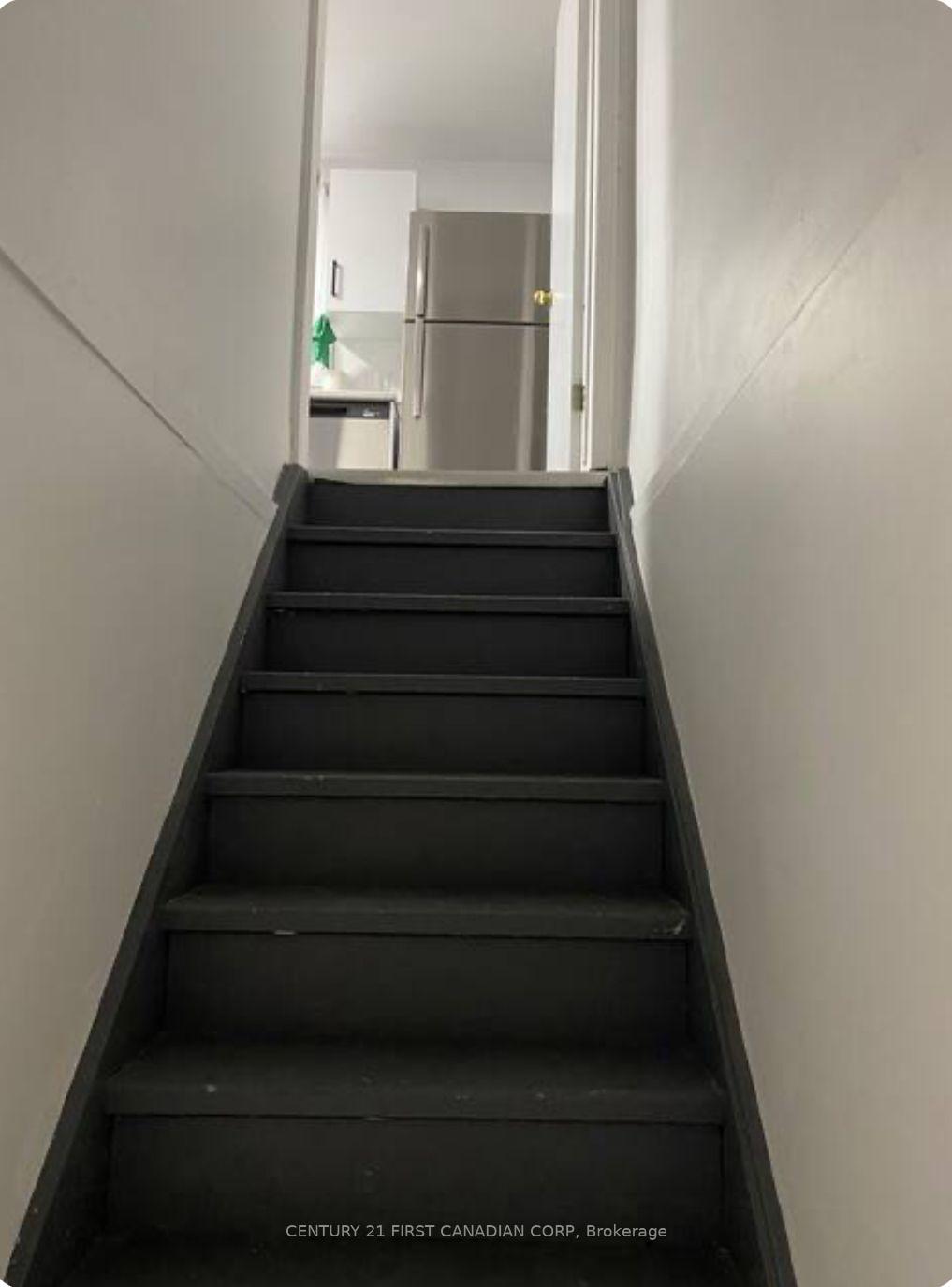 Photo 3 of Unit 2, 292 Simcoe Street, London, East K — HOMEH