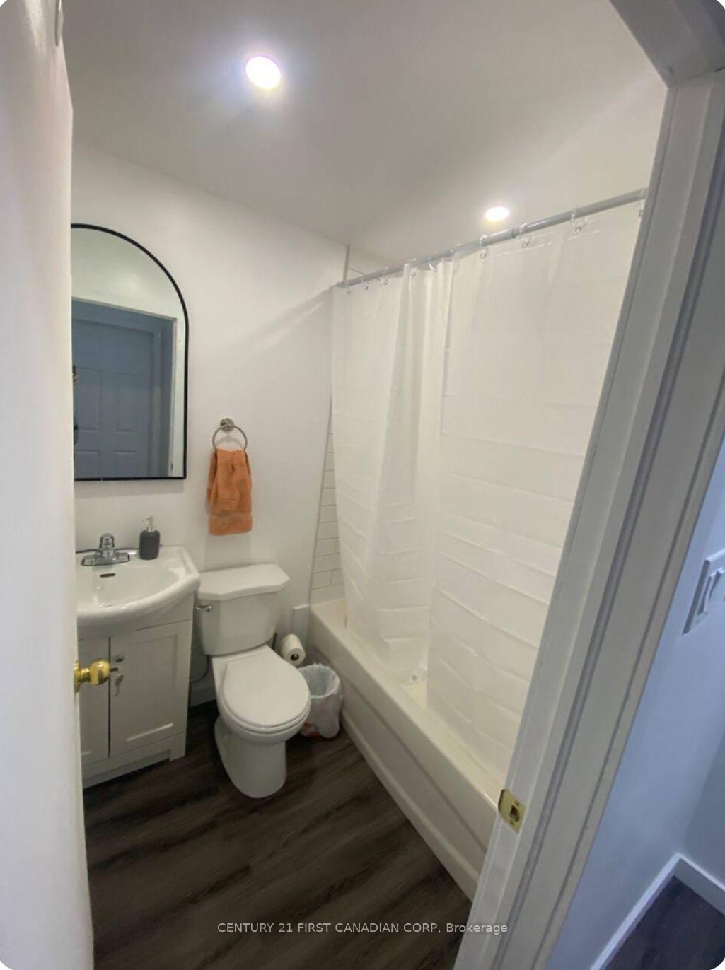 Photo 10 of Unit 2, 292 Simcoe Street, London, East K — HOMEH