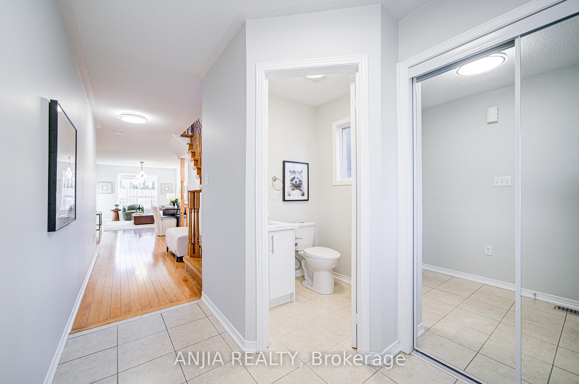 Photo 2 of 53 Devonwood Drive, Markham, Berczy — HOMEH