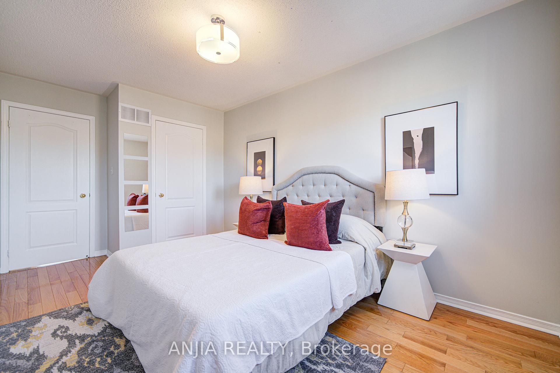 Photo 5 of 53 Devonwood Drive, Markham, Berczy — HOMEH