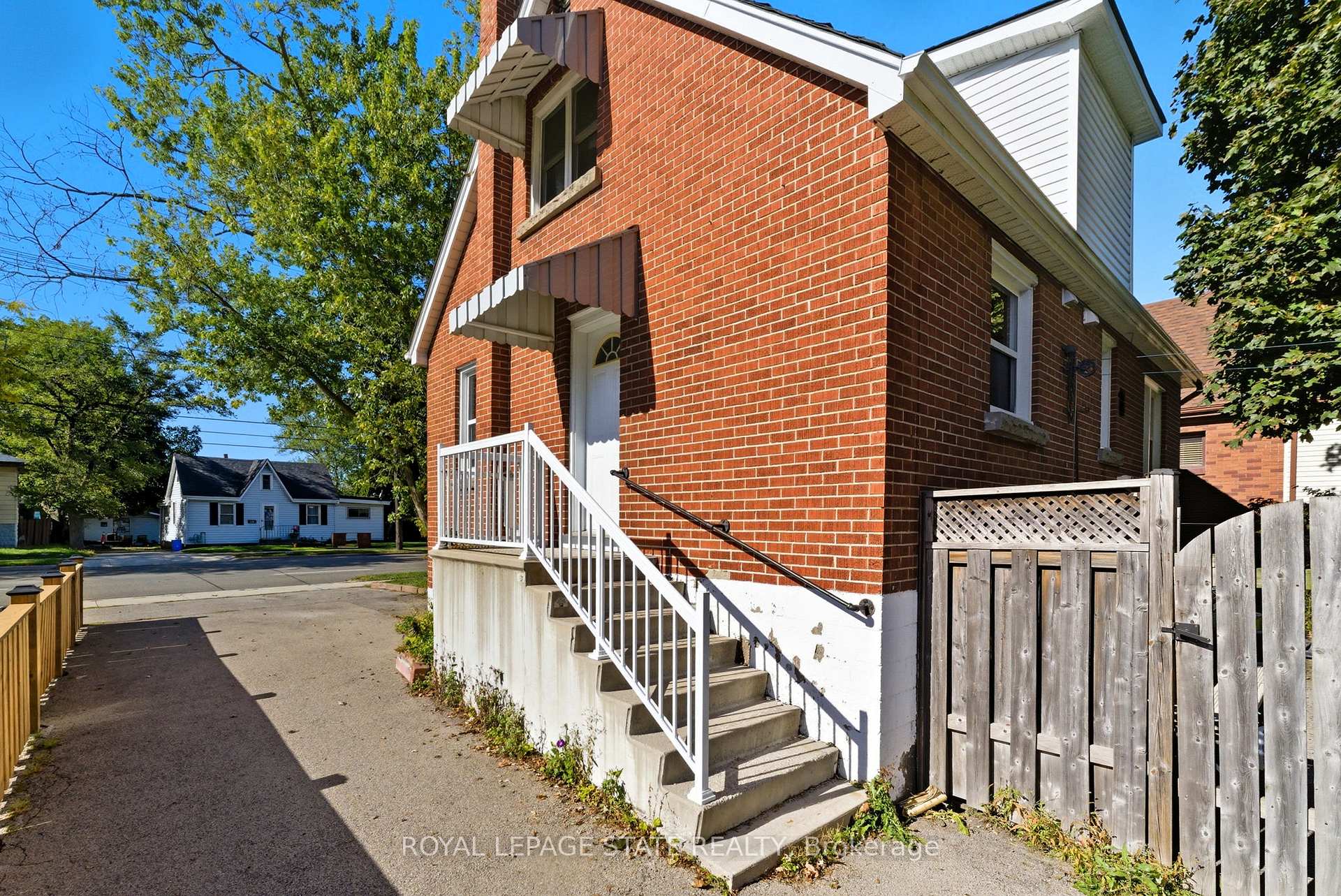 Photo 3 of Unit 1, 425 Upper Gage Avenue, Hamilton, Raleigh — HOMEH