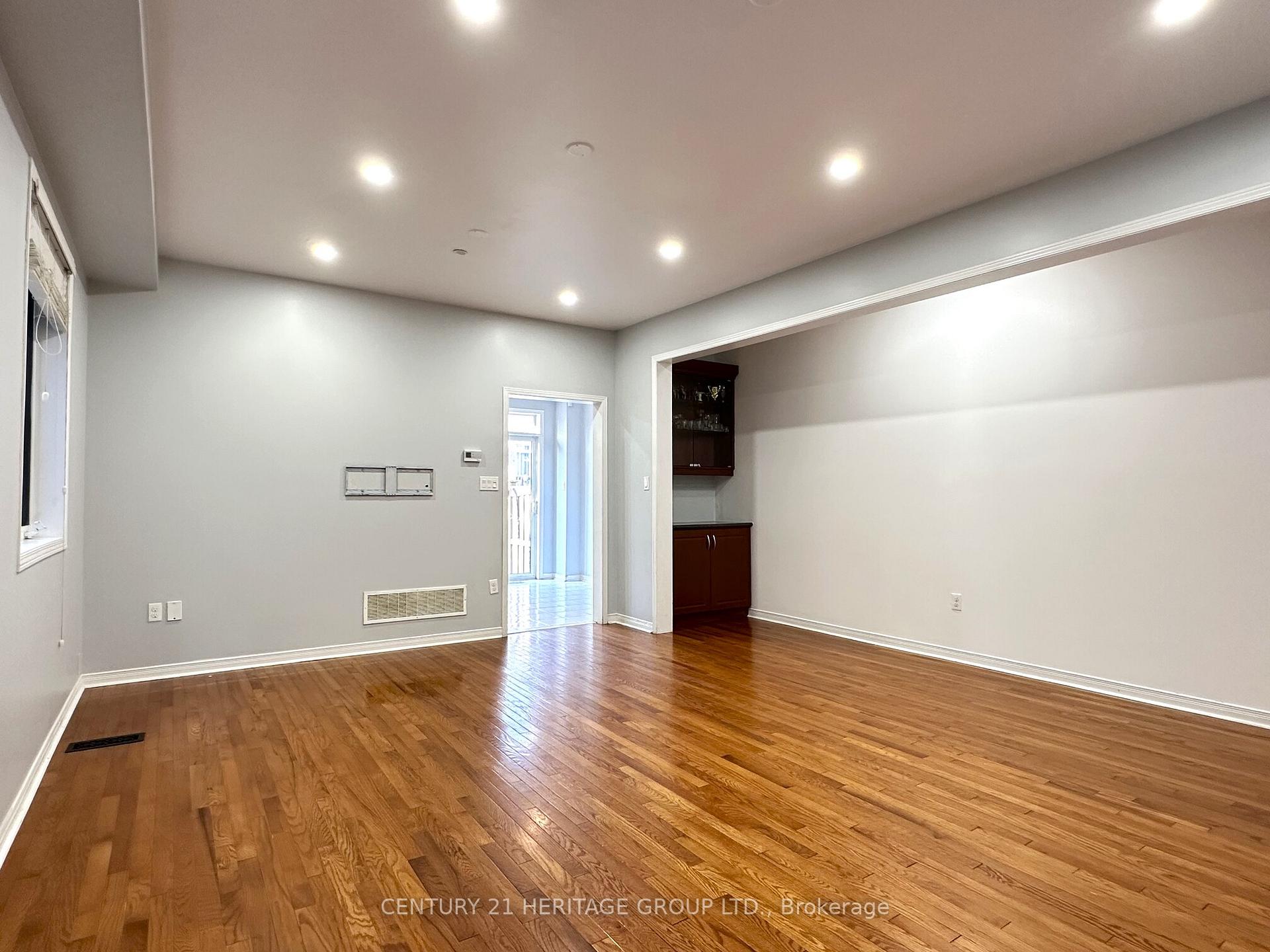 Photo 8 of 28 Voysey Way, Markham, Cedarwood — HOMEH