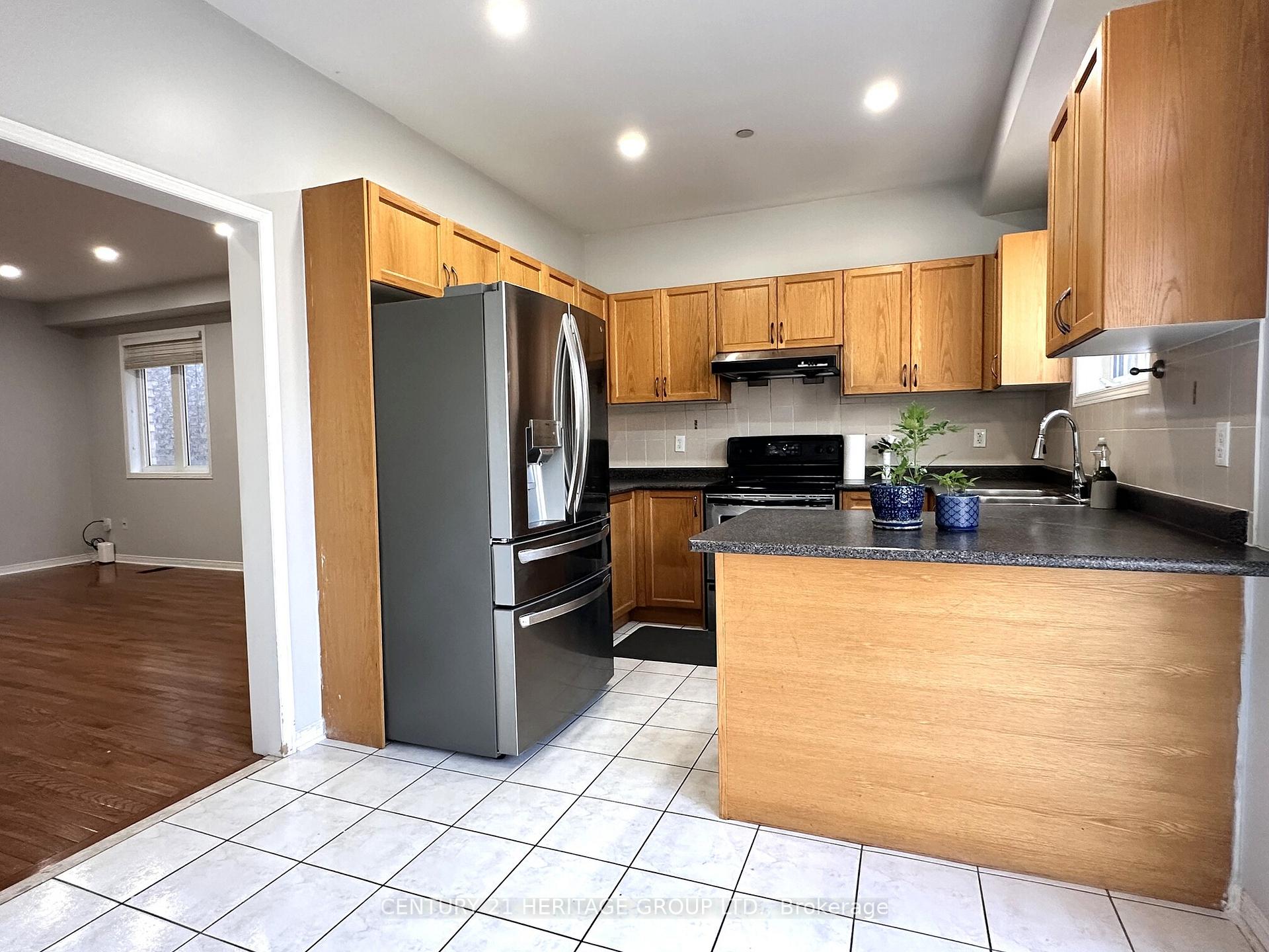 Photo 11 of 28 Voysey Way, Markham, Cedarwood — HOMEH