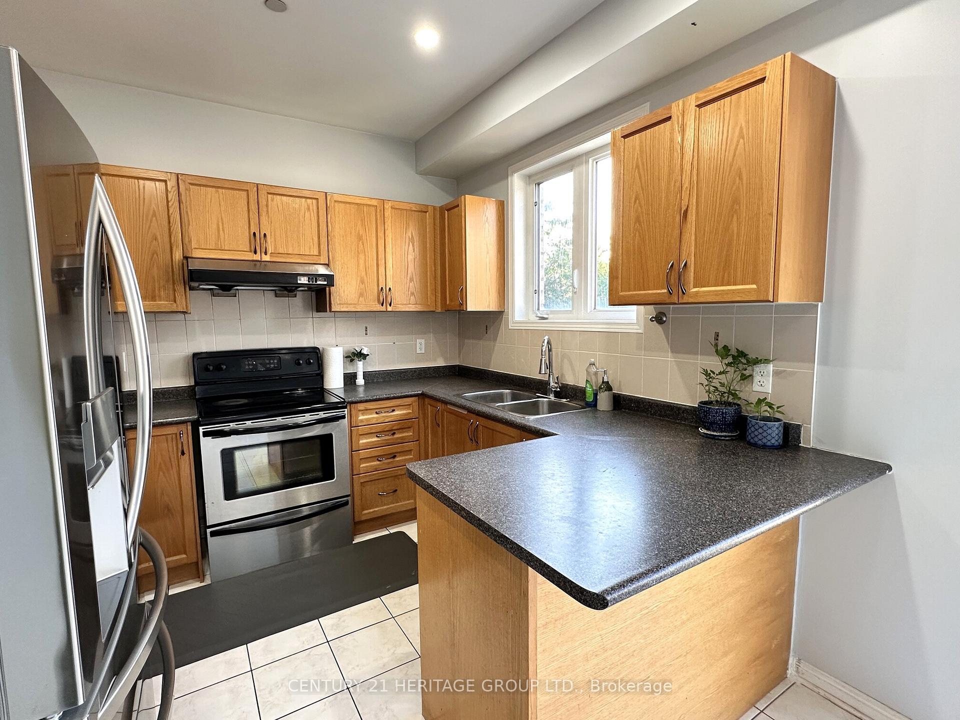 Photo 12 of 28 Voysey Way, Markham, Cedarwood — HOMEH