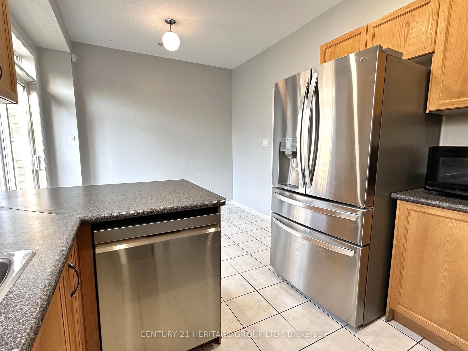 Photo 13 of 28 Voysey Way, Markham, Cedarwood — HOMEH