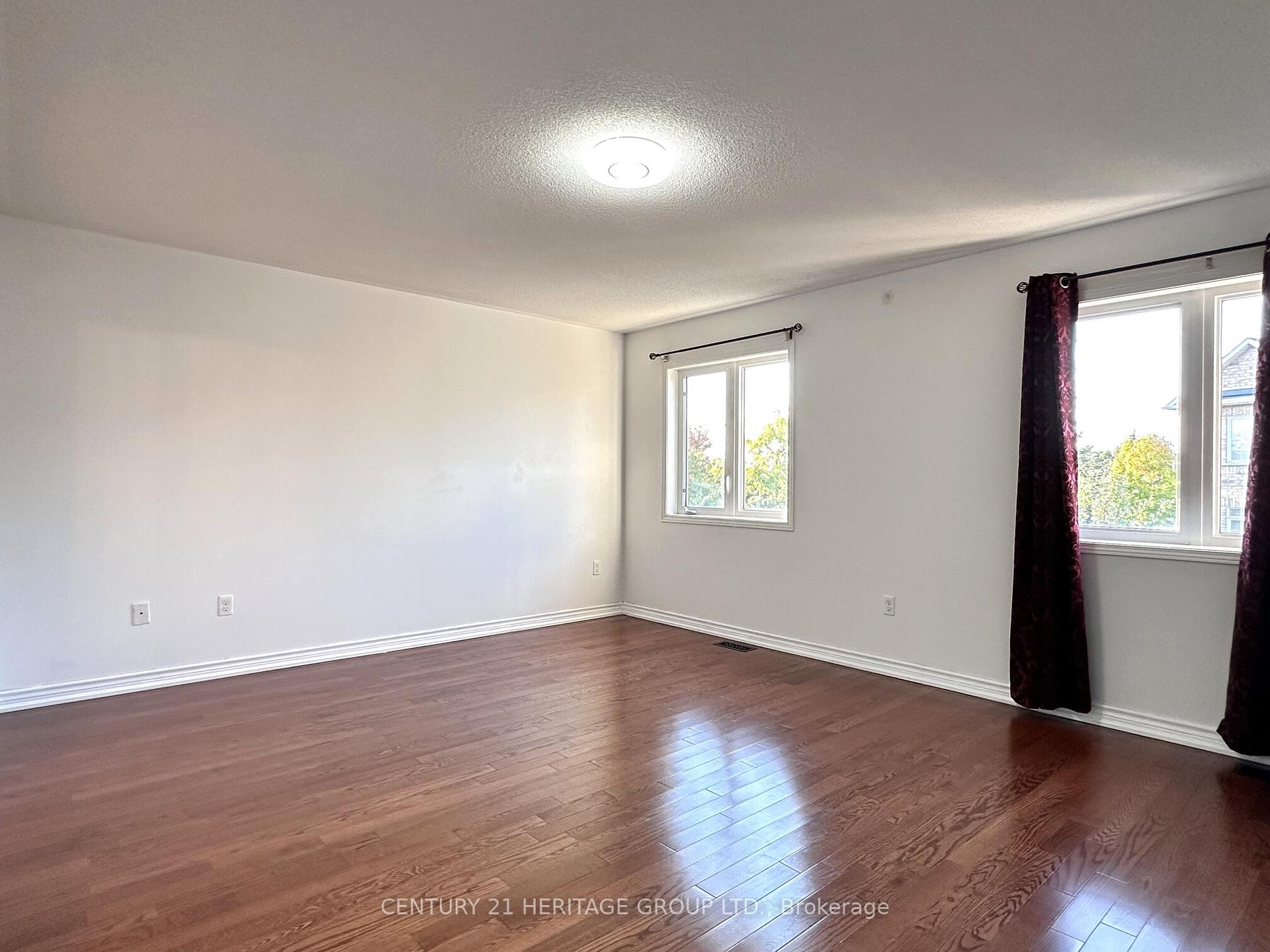 Photo 18 of 28 Voysey Way, Markham, Cedarwood — HOMEH