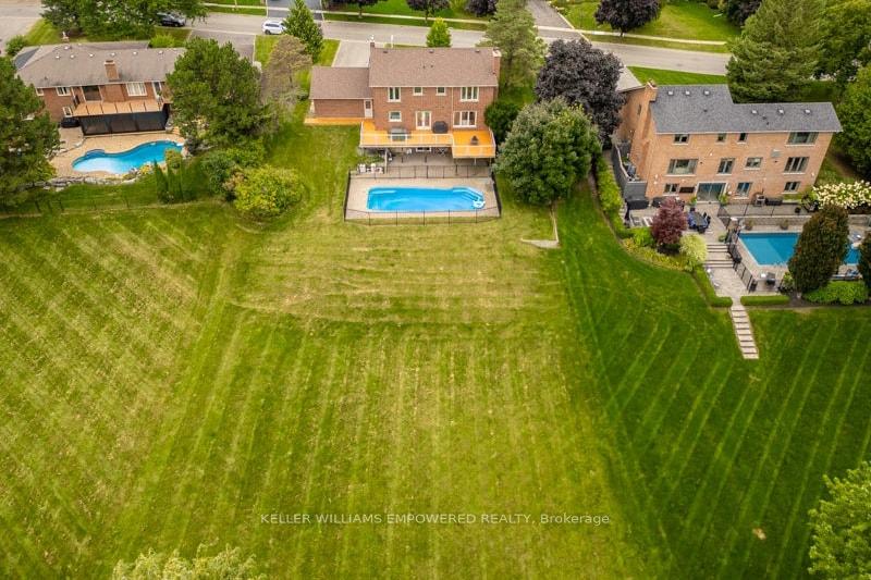 Photo 2 of 440 Warren Road, King, King City — HOMEH