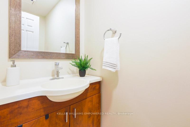 Photo 15 of 440 Warren Road, King, King City — HOMEH