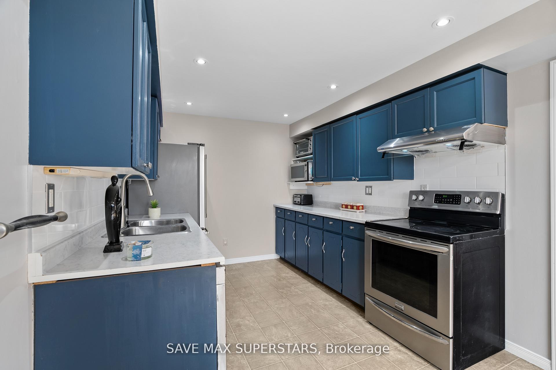 Photo 17 of 2023 Swan Street, Innisfil, Alcona — HOMEH