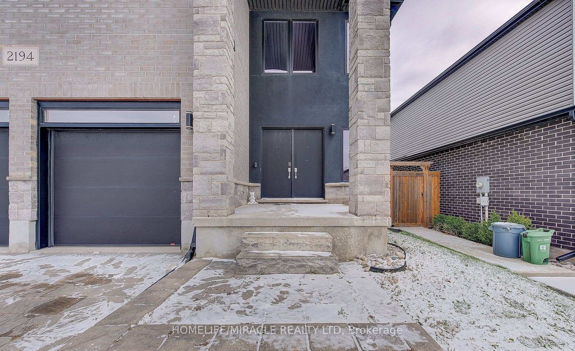 Photo 4 of 2194 Westpoint Heights, London, South V — HOMEH