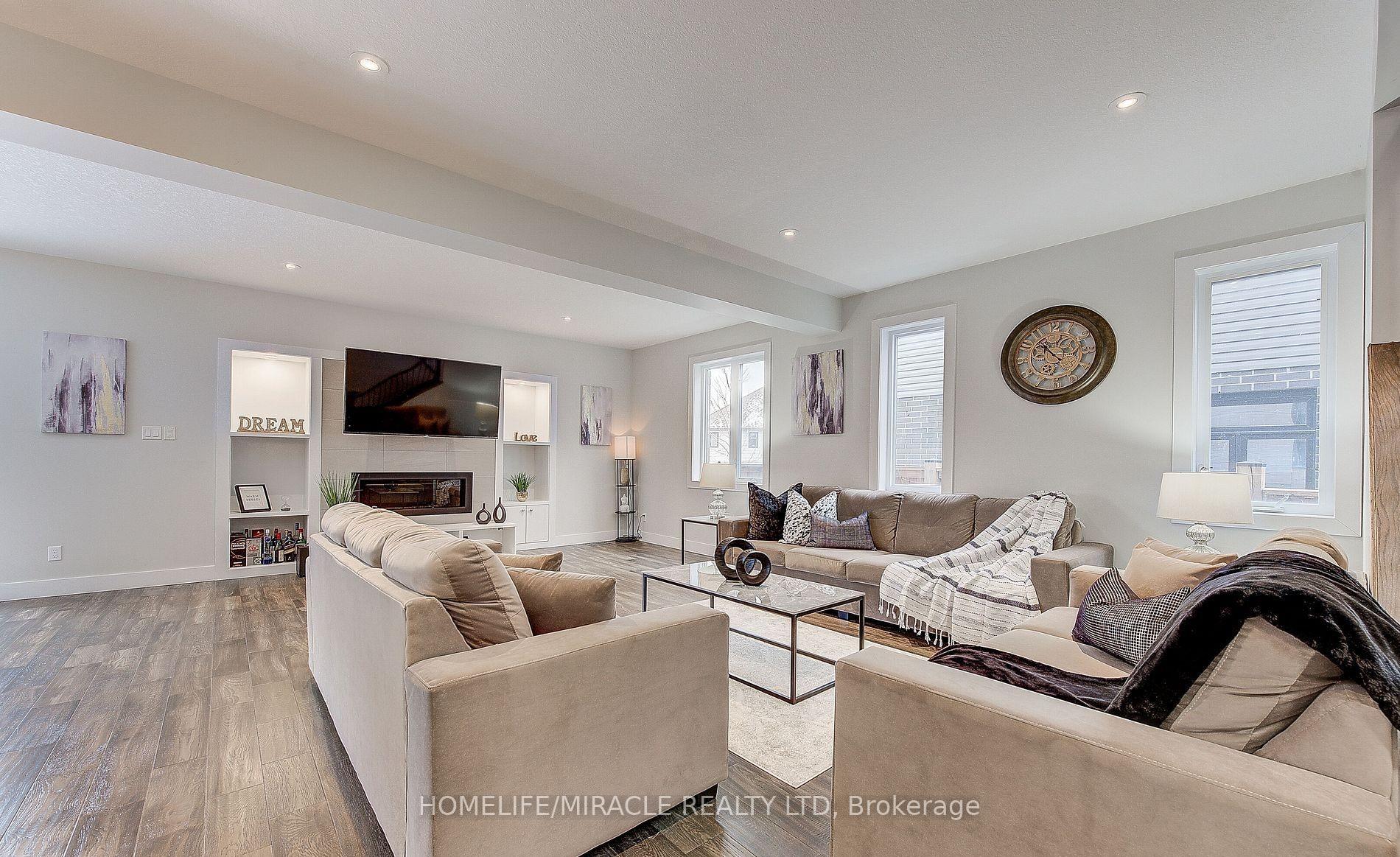 Photo 11 of 2194 Westpoint Heights, London, South V — HOMEH