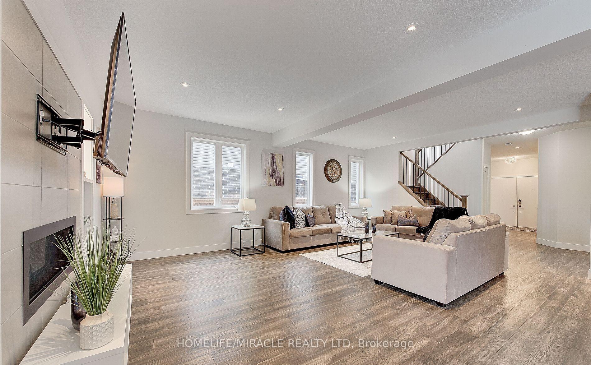 Photo 12 of 2194 Westpoint Heights, London, South V — HOMEH