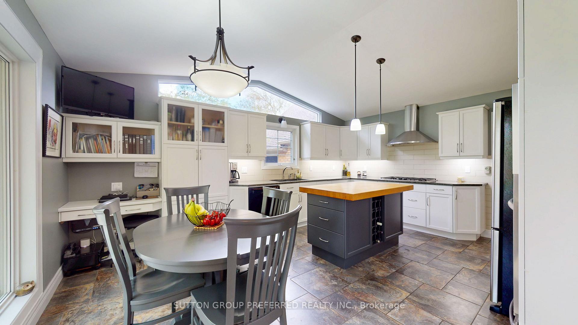 Photo 11 of 433 West Mile Road, London, North P — HOMEH