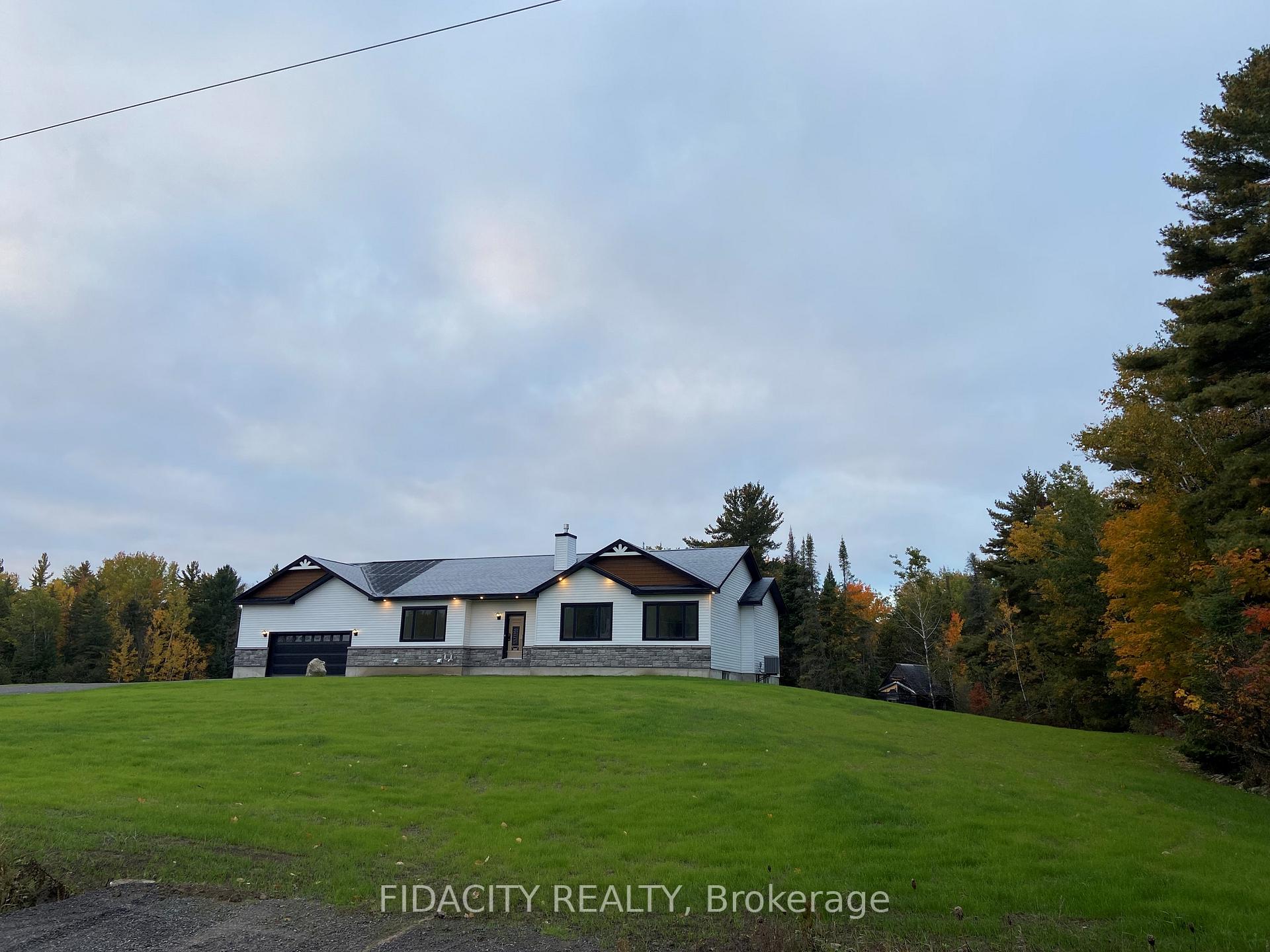 Photo 2 of 1385 Robertson Line Road, McNab/Braeside, Mcnab/Braeside Twps — HOMEH