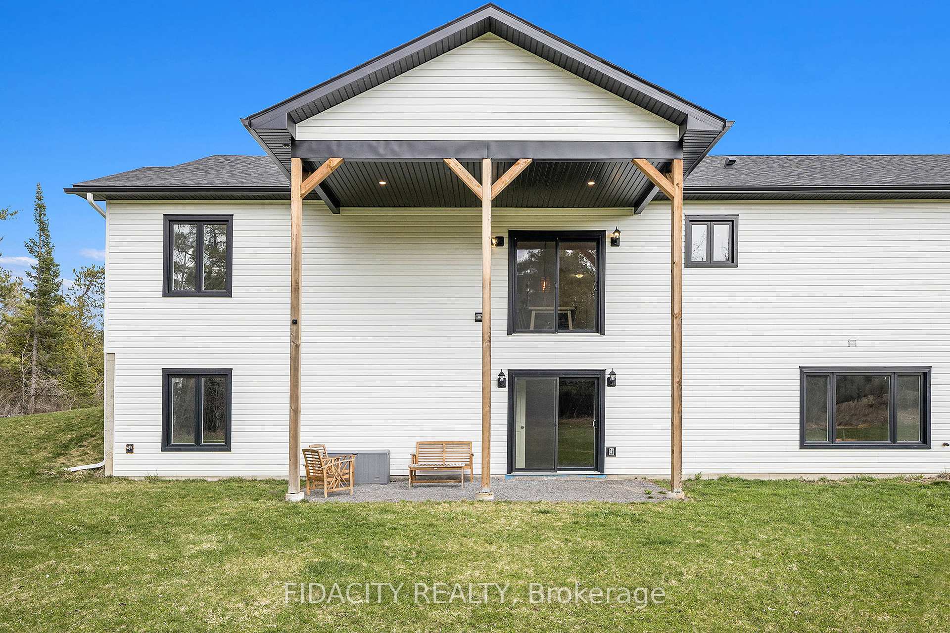 Photo 29 of 1385 Robertson Line Road, McNab/Braeside, Mcnab/Braeside Twps — HOMEH