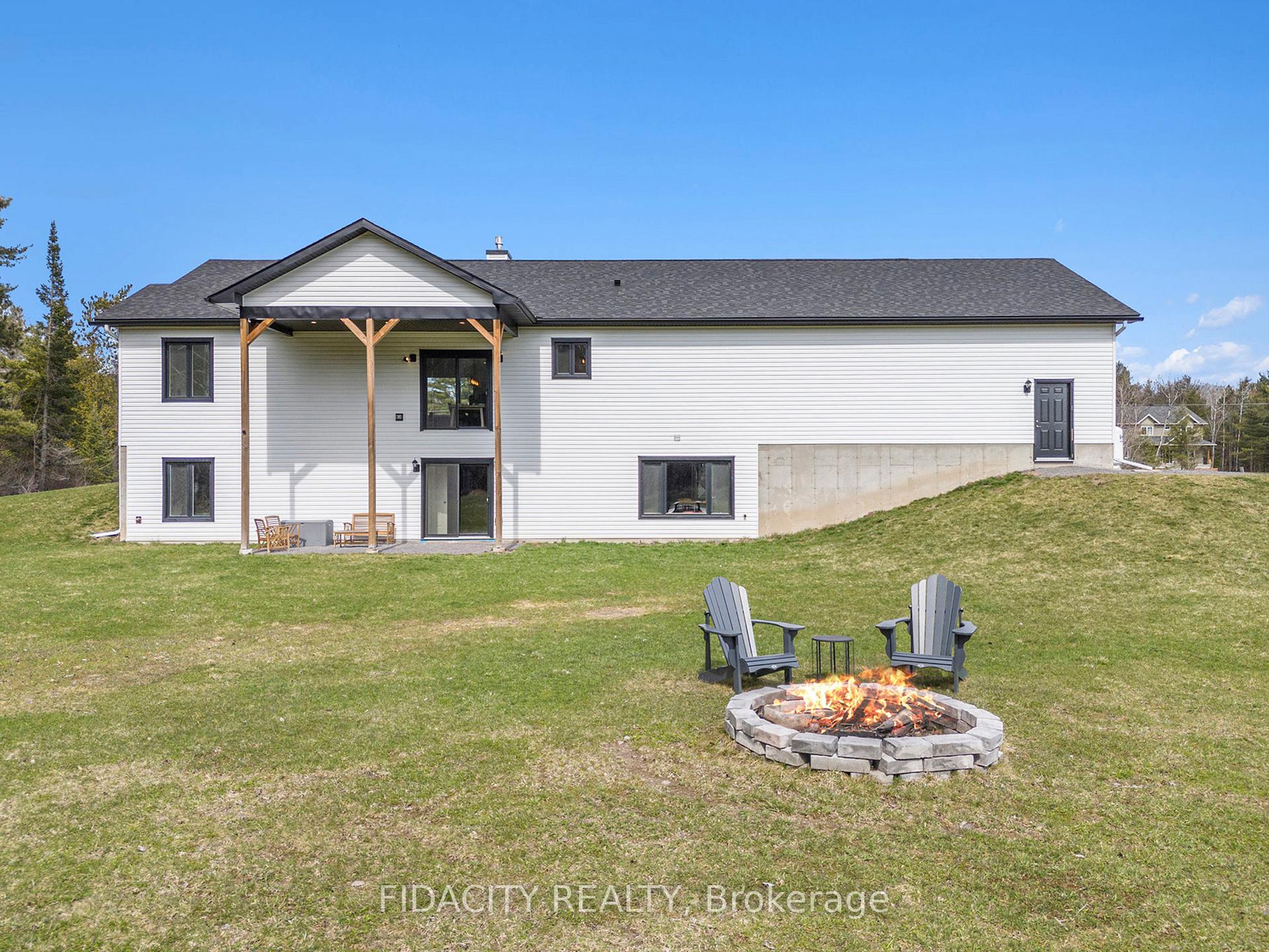 Photo 35 of 1385 Robertson Line Road, McNab/Braeside, Mcnab/Braeside Twps — HOMEH