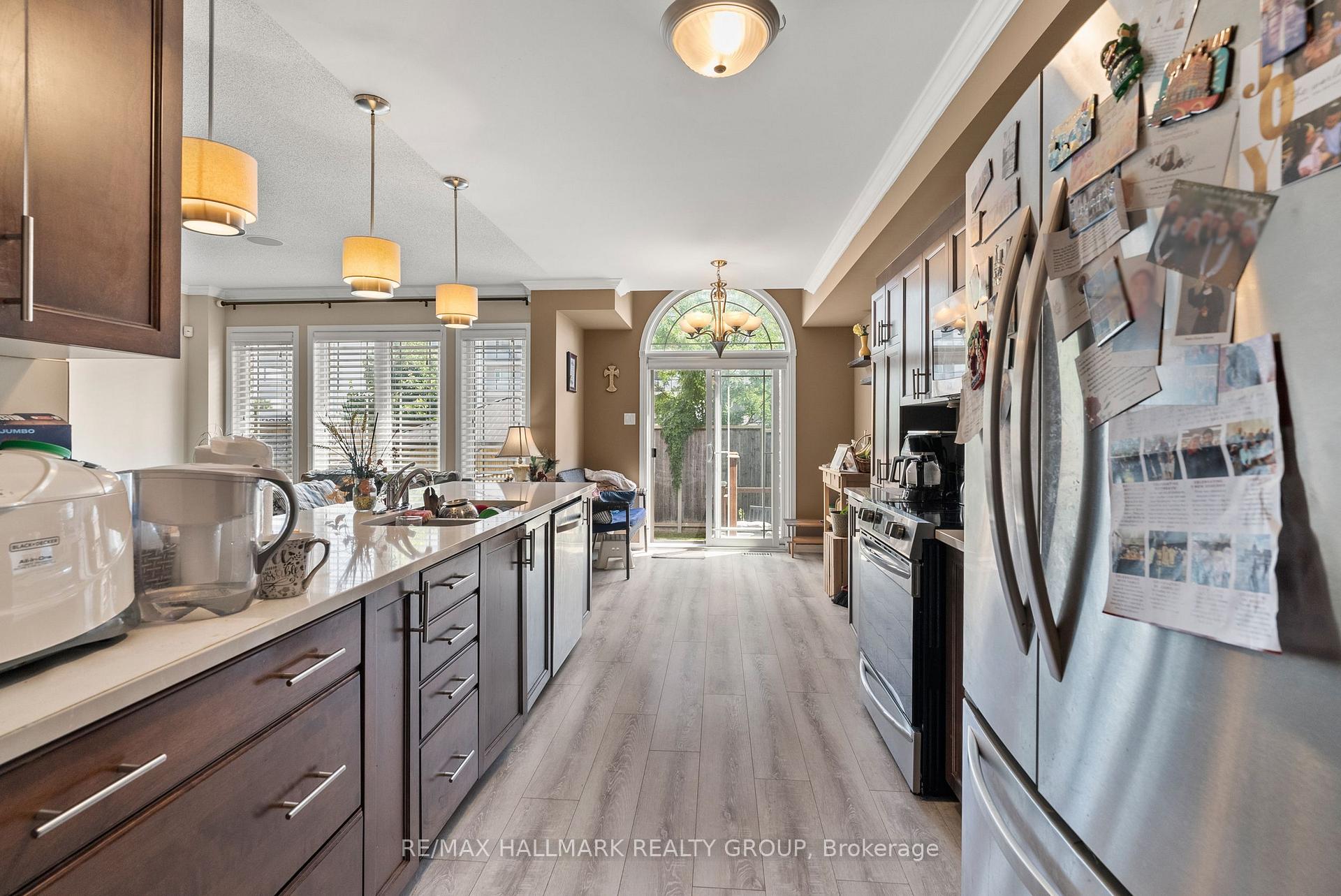 Photo 6 of 1527 Carronbridge Circle, Ottawa, Kanata - Emerald Meadows/Trailwest — HOMEH