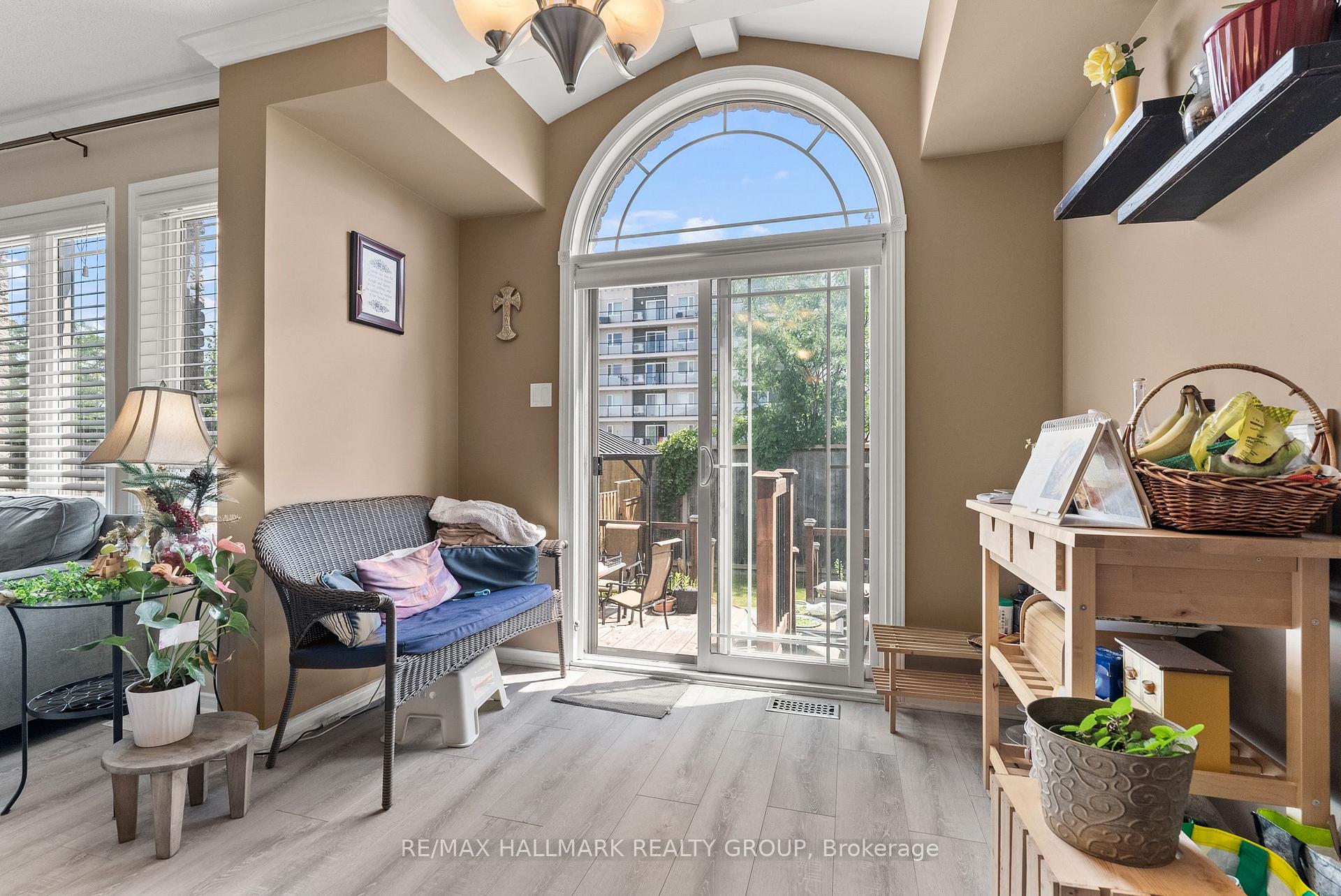 Photo 7 of 1527 Carronbridge Circle, Ottawa, Kanata - Emerald Meadows/Trailwest — HOMEH