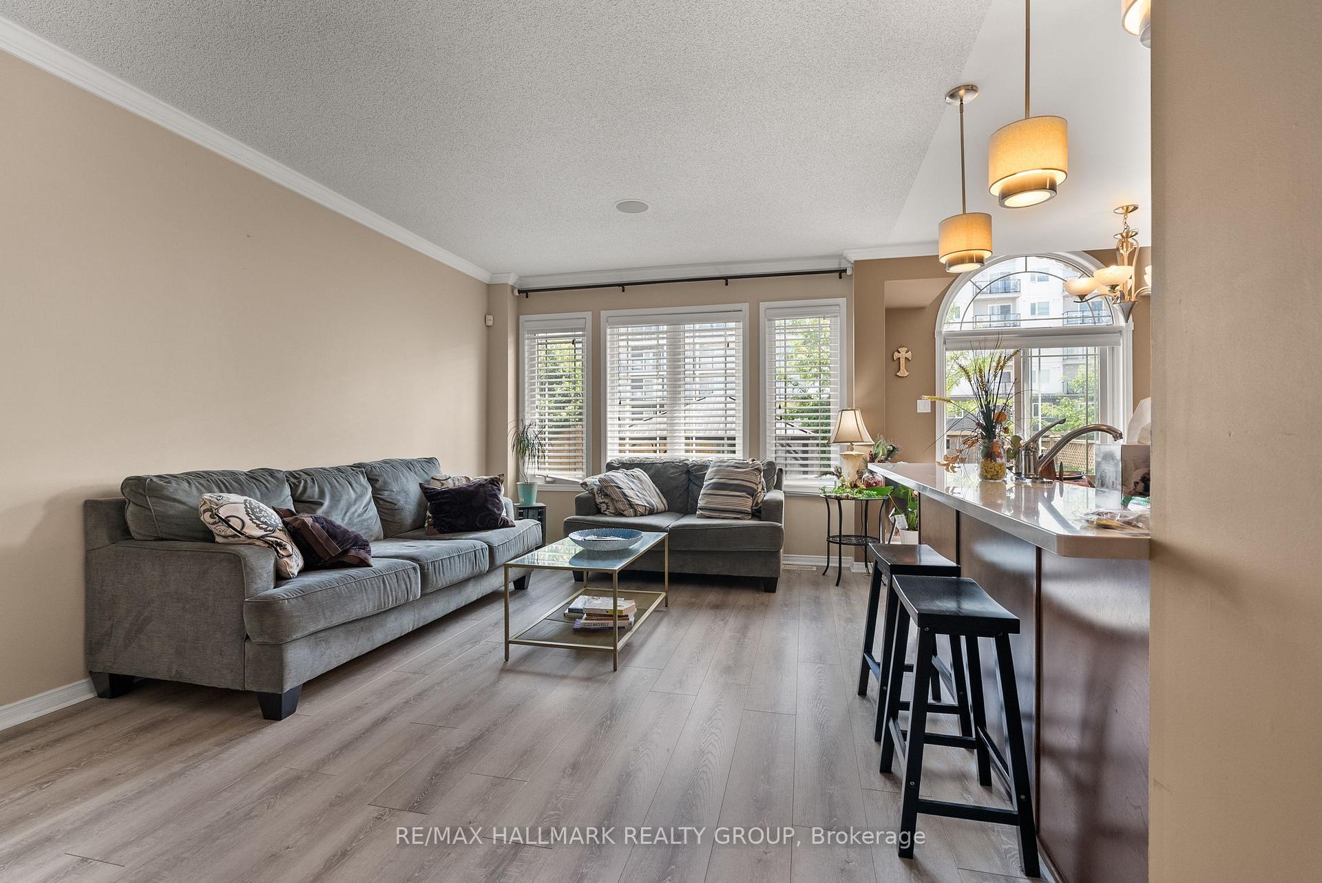 Photo 8 of 1527 Carronbridge Circle, Ottawa, Kanata - Emerald Meadows/Trailwest — HOMEH