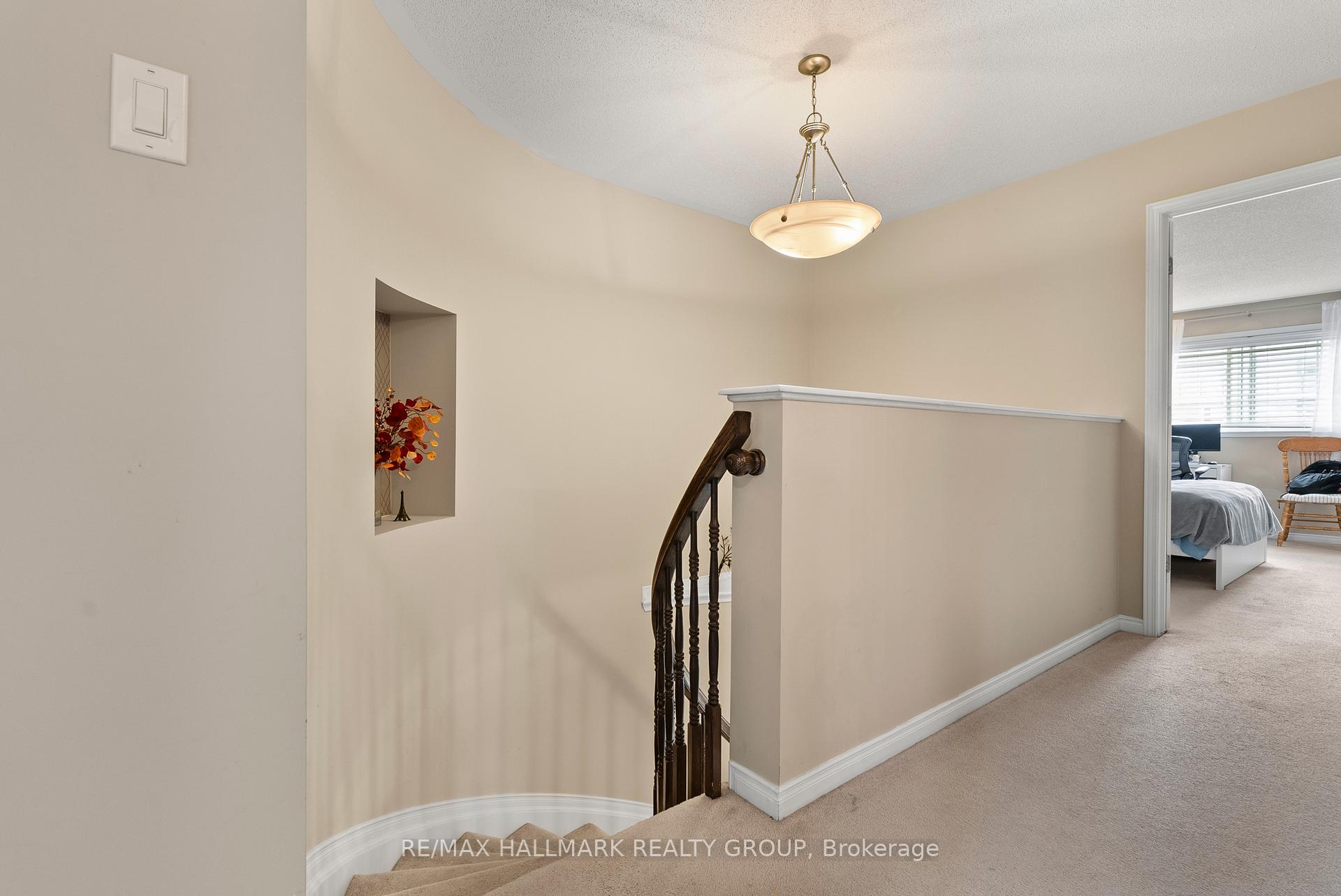 Photo 9 of 1527 Carronbridge Circle, Ottawa, Kanata - Emerald Meadows/Trailwest — HOMEH