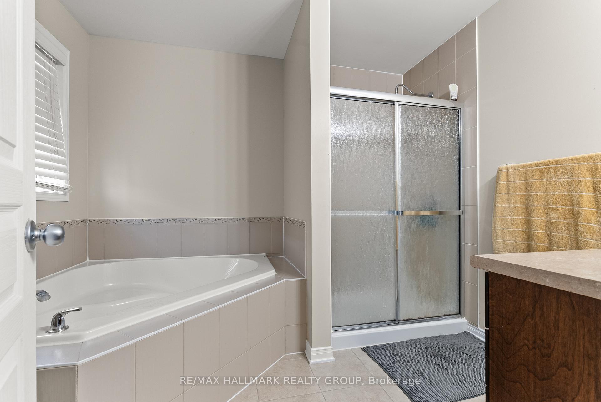 Photo 11 of 1527 Carronbridge Circle, Ottawa, Kanata - Emerald Meadows/Trailwest — HOMEH