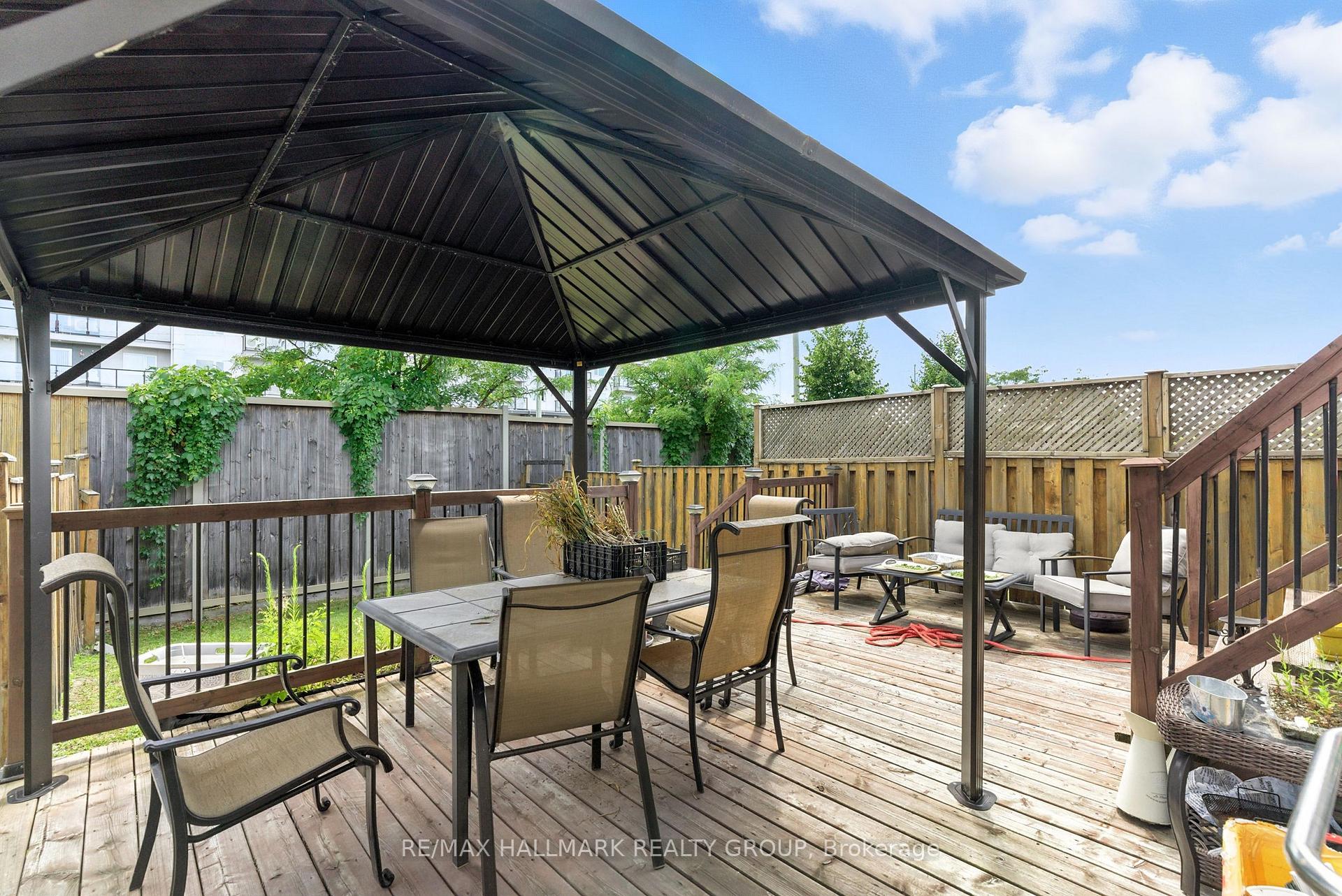 Photo 13 of 1527 Carronbridge Circle, Ottawa, Kanata - Emerald Meadows/Trailwest — HOMEH