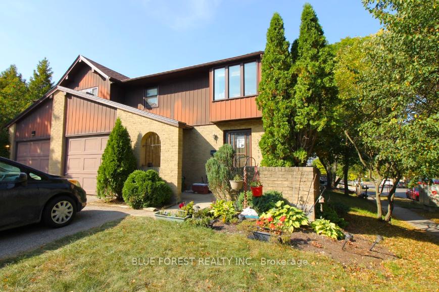 Front of 2039 Aldersbrook Road